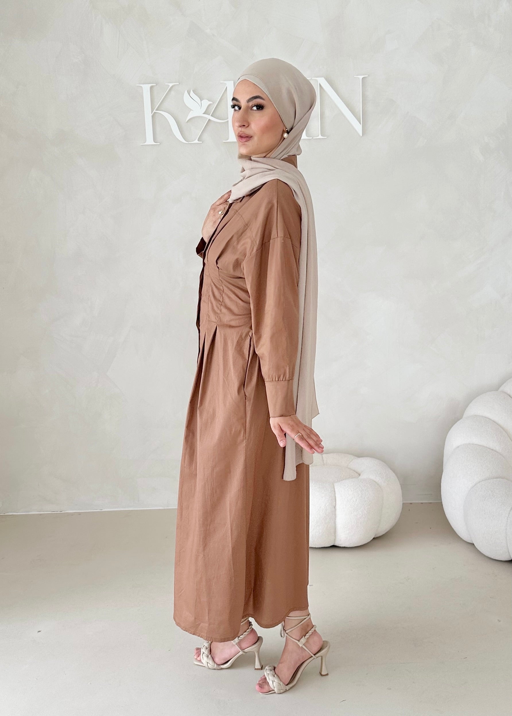 Kamari avec une taille définie