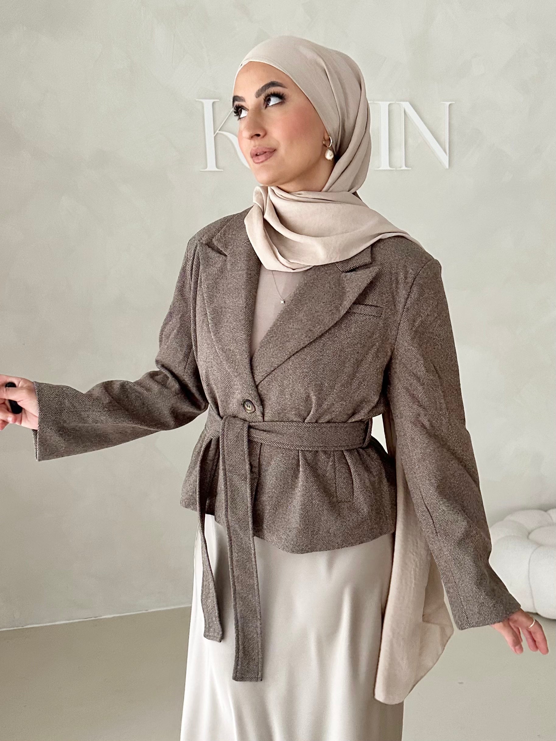 Veste courte avec ceinture