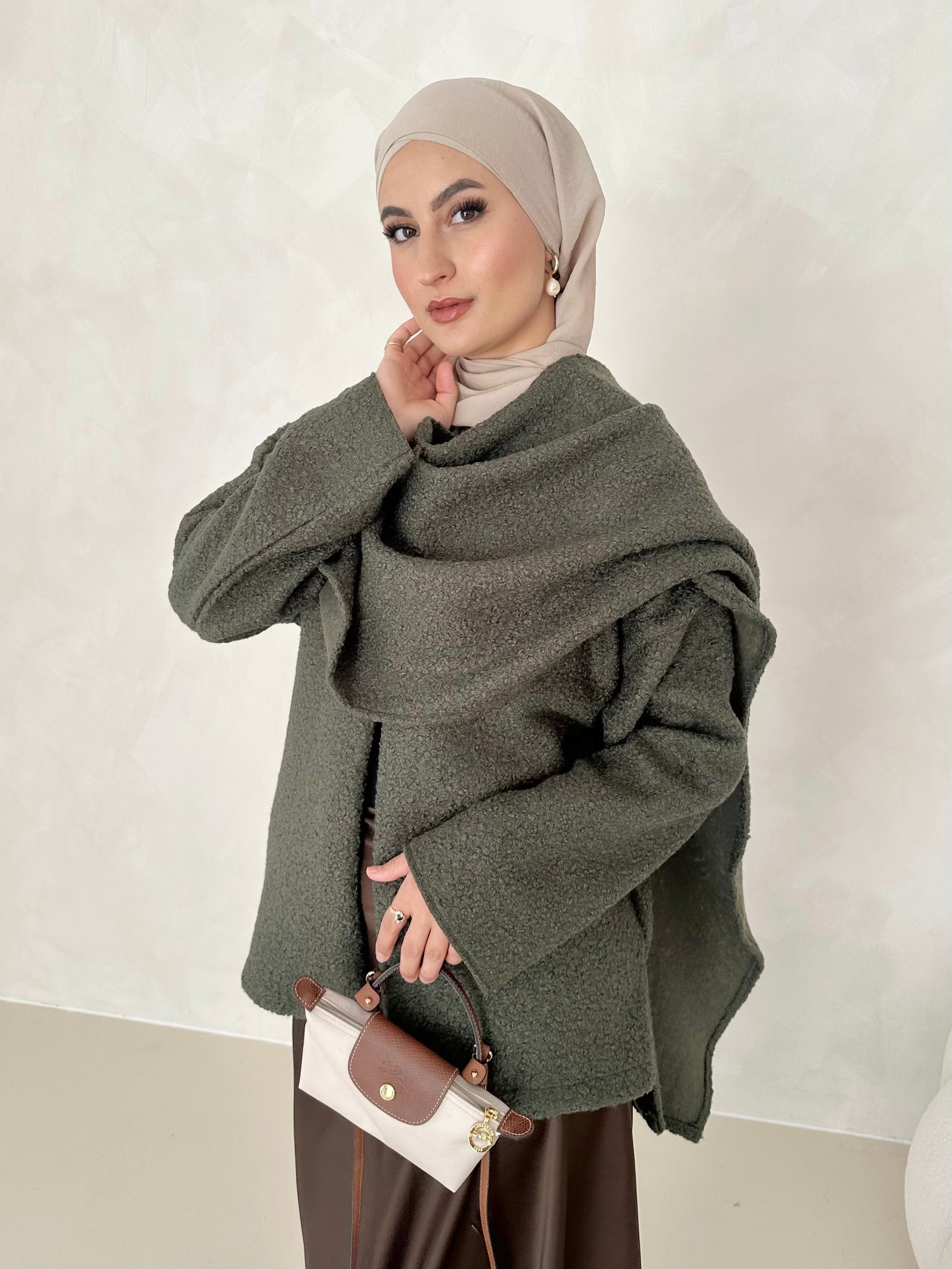 Manteau Teddy avec écharpe intégrée