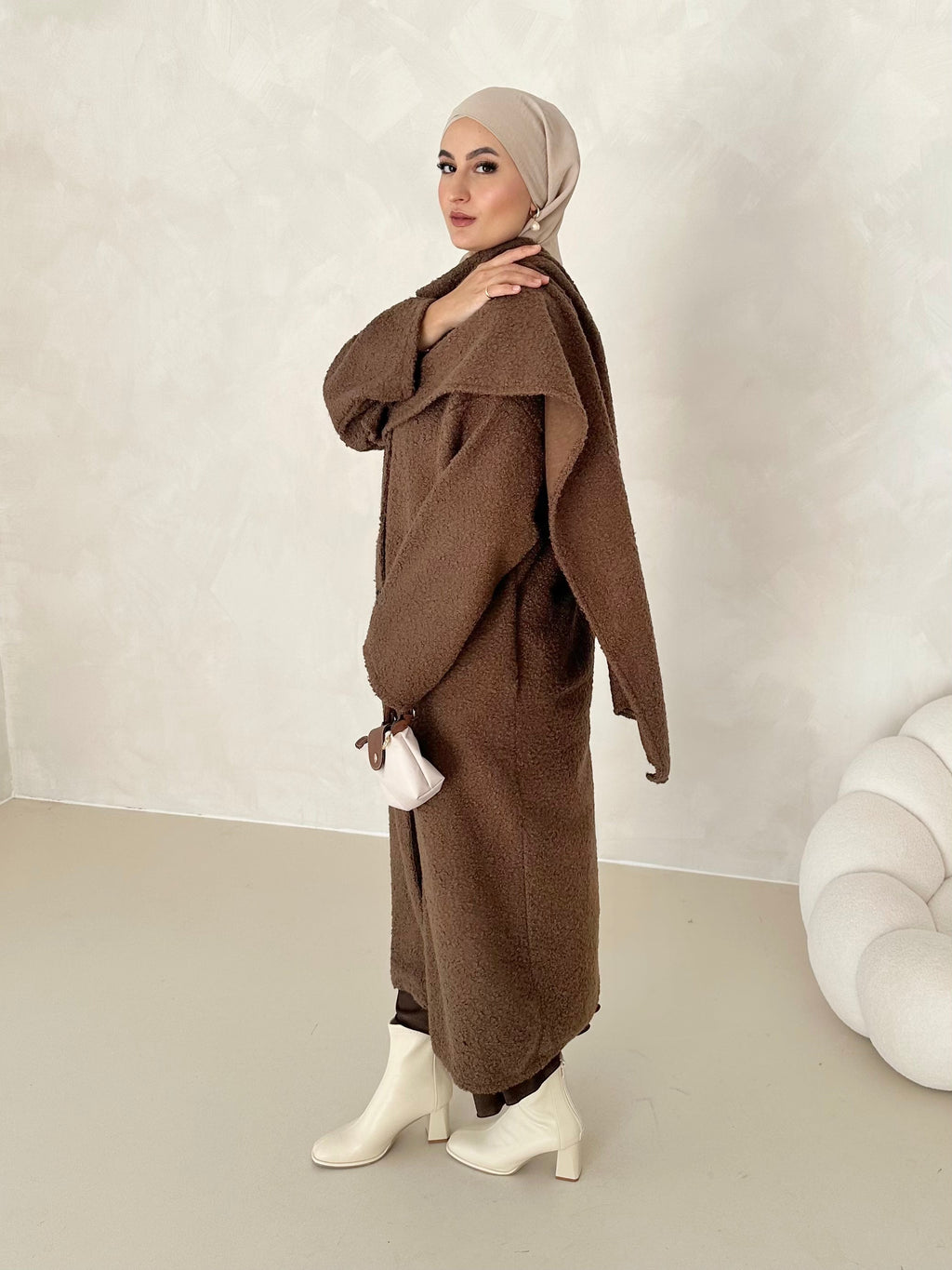 Manteau teddy long avec écharpe intégrée