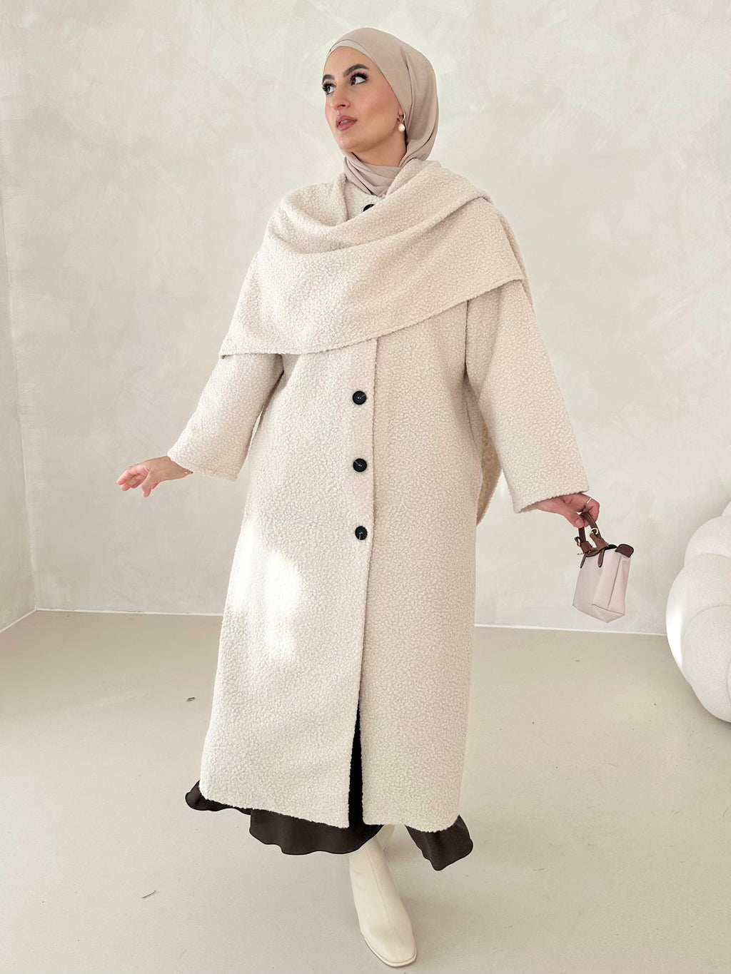 Manteau teddy long avec écharpe intégrée