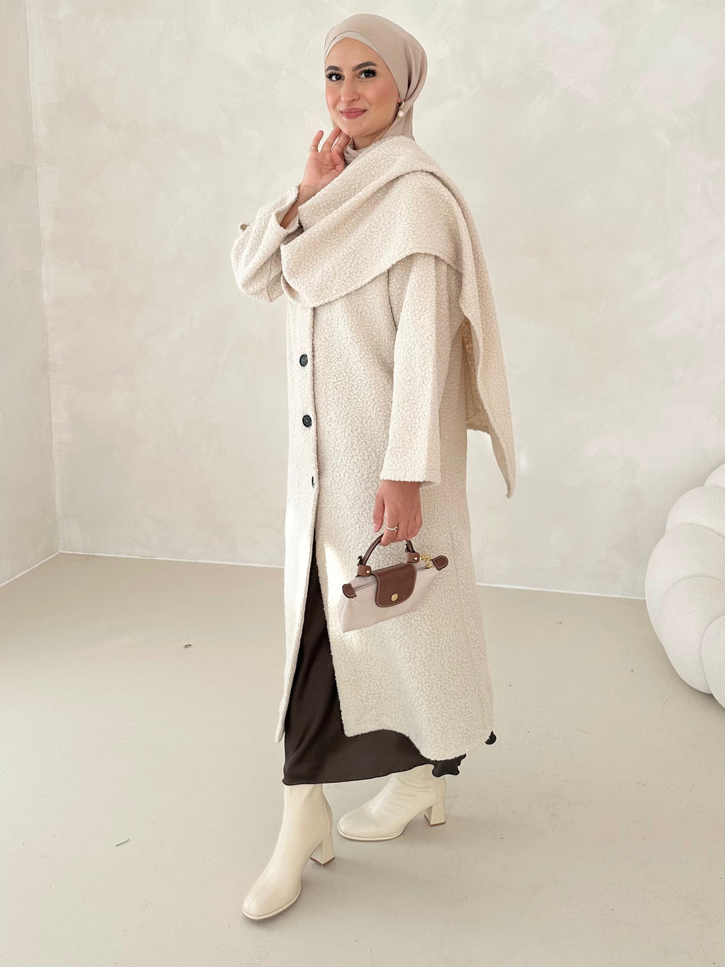 Manteau teddy long avec écharpe intégrée