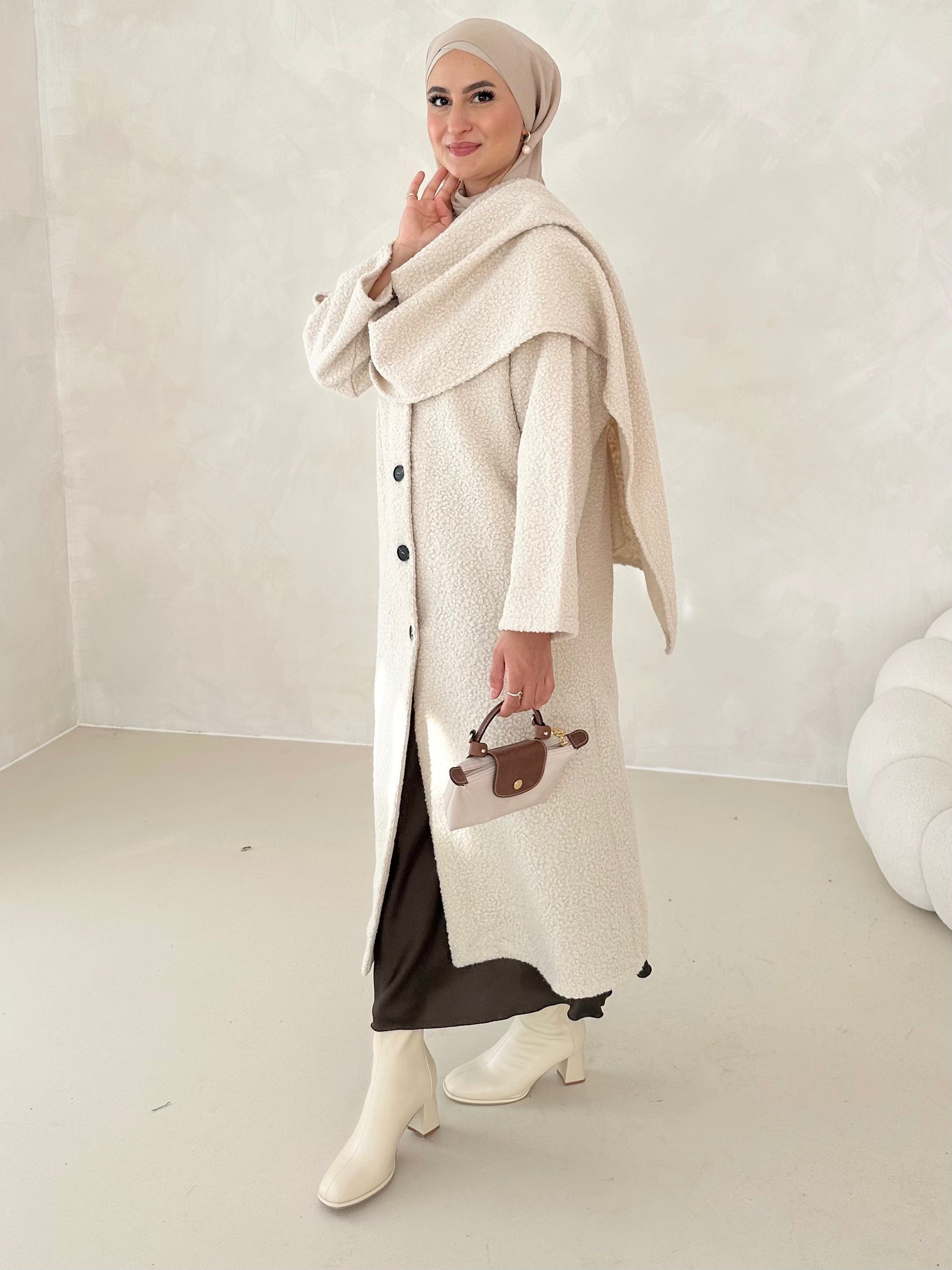 Manteau teddy long avec écharpe intégrée