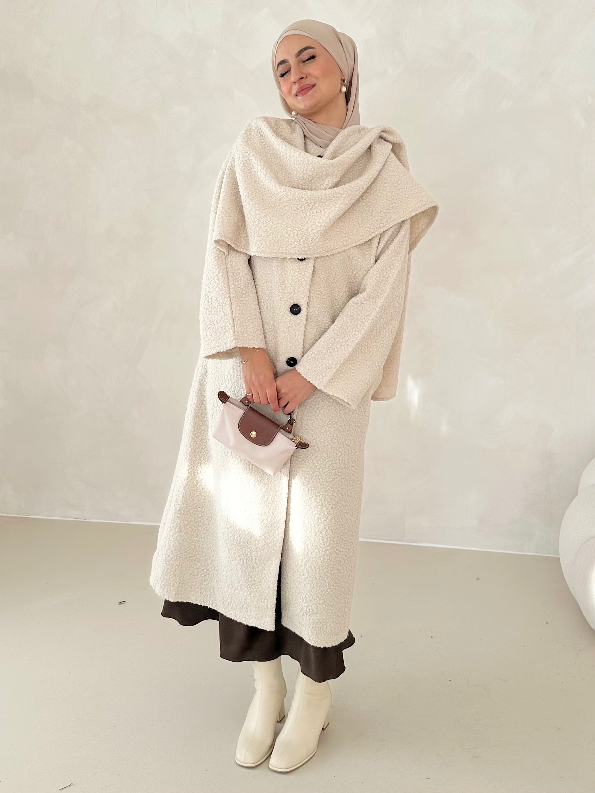 Manteau teddy long avec écharpe intégrée