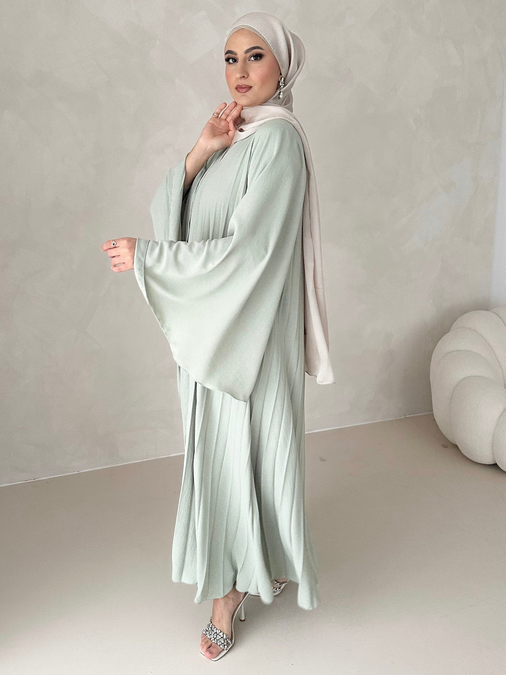 DEUX Abayas