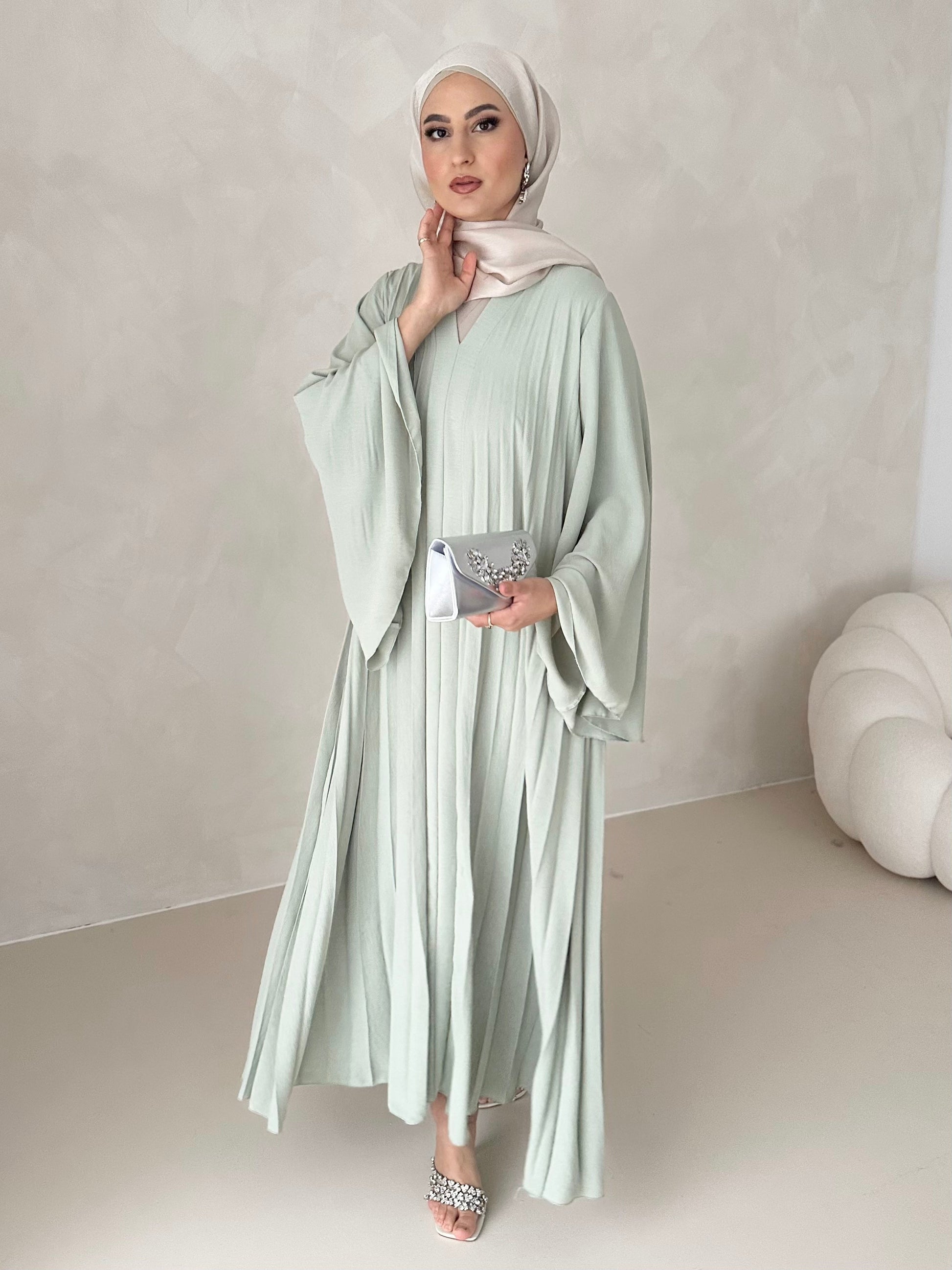 DEUX Abayas