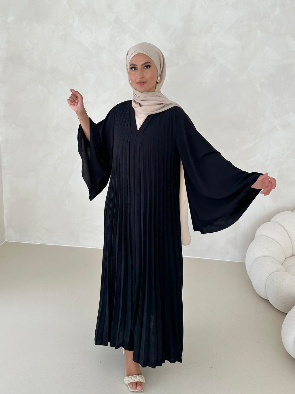 DEUX Abayas