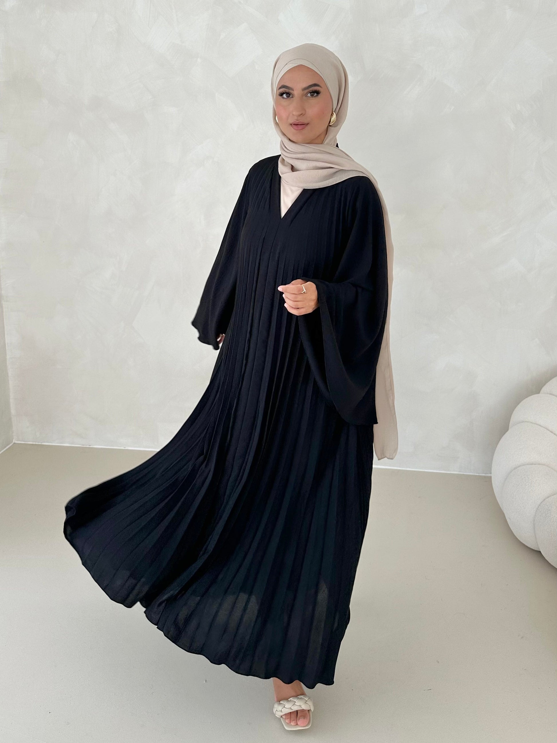 DEUX Abayas