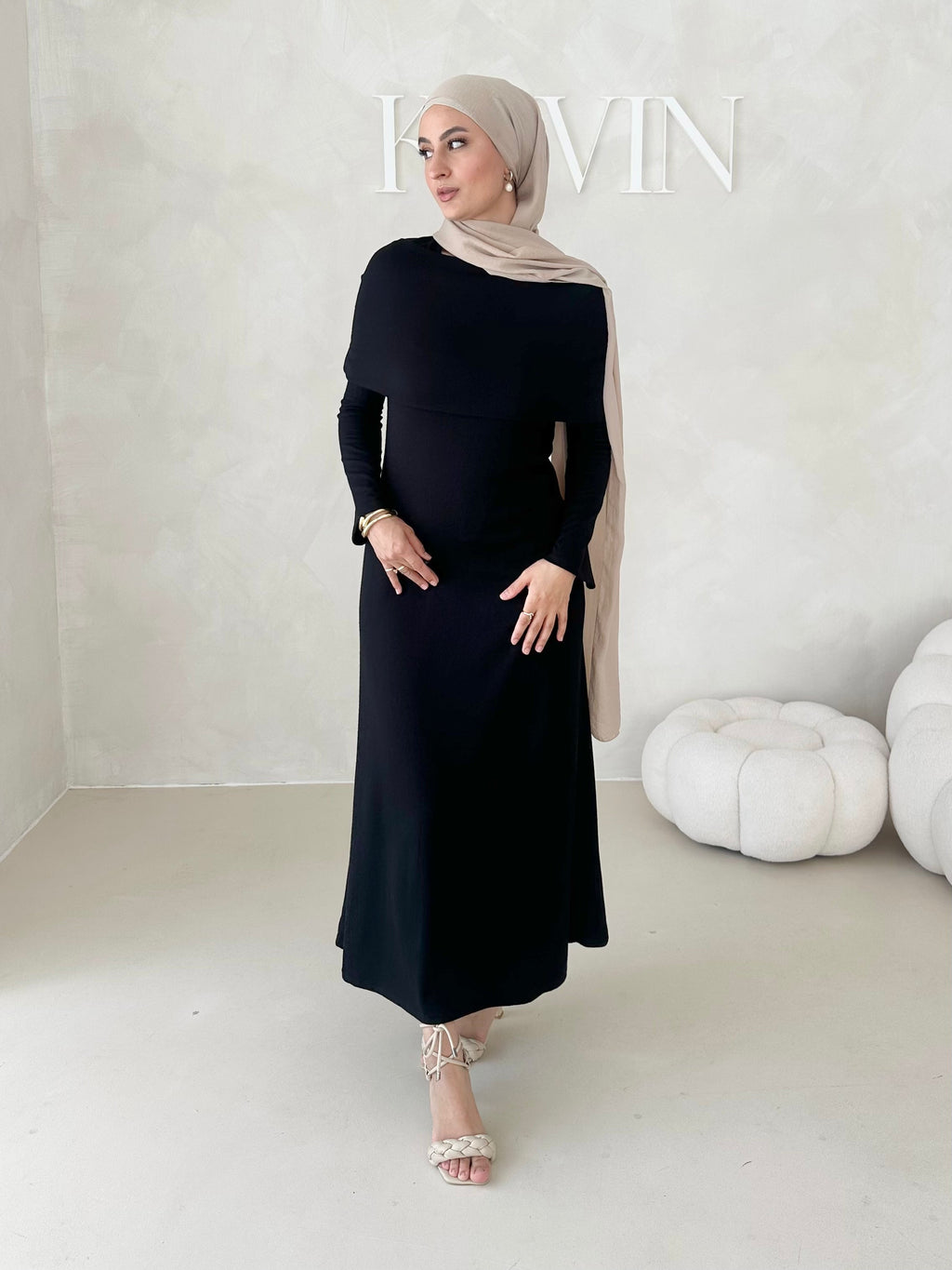 Robe avec col épaule