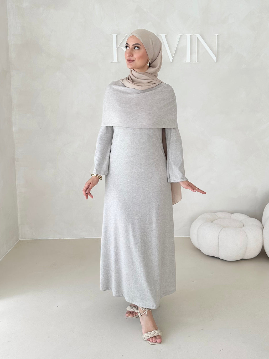 Robe avec col épaule