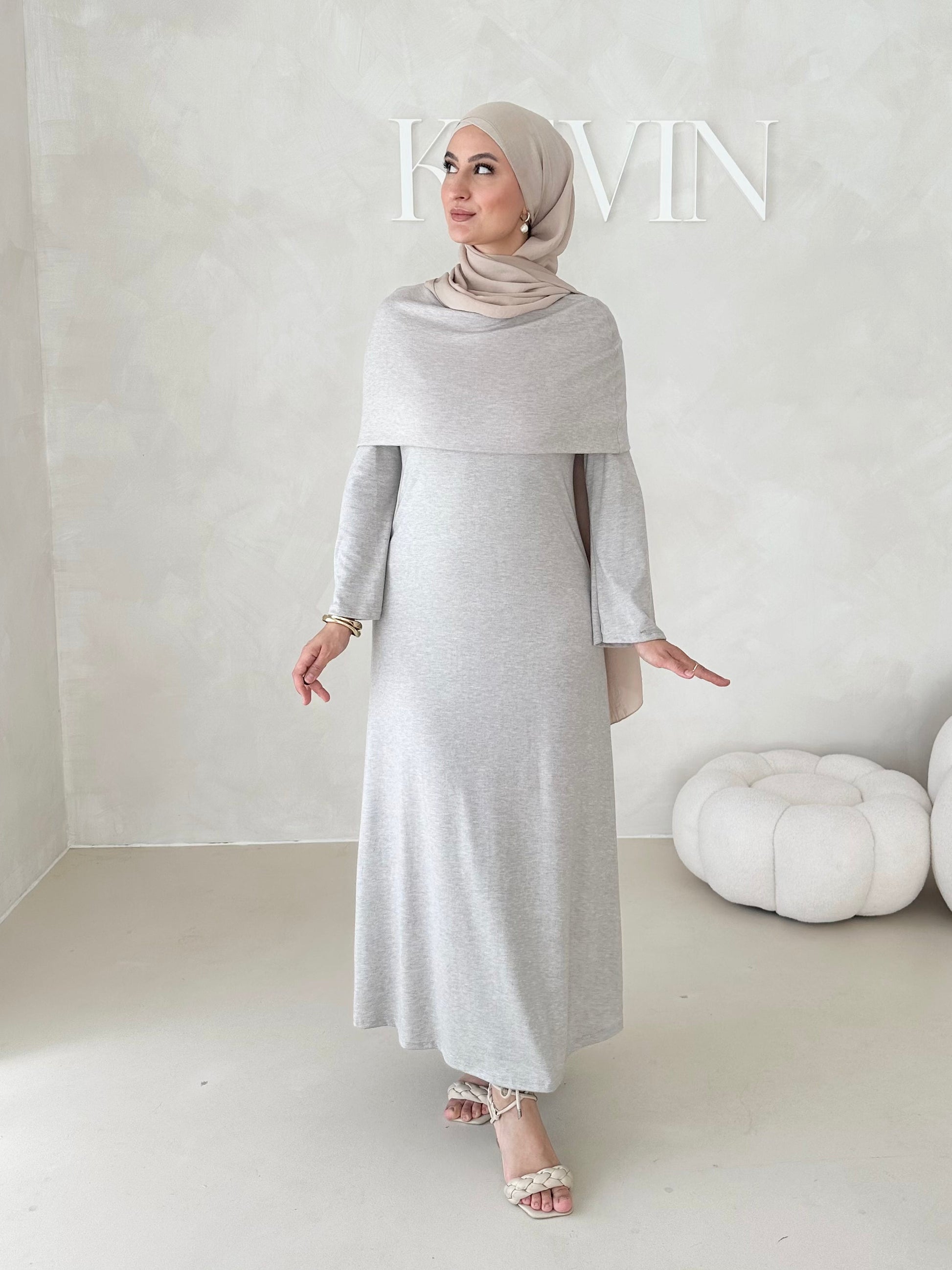 Robe avec col épaule