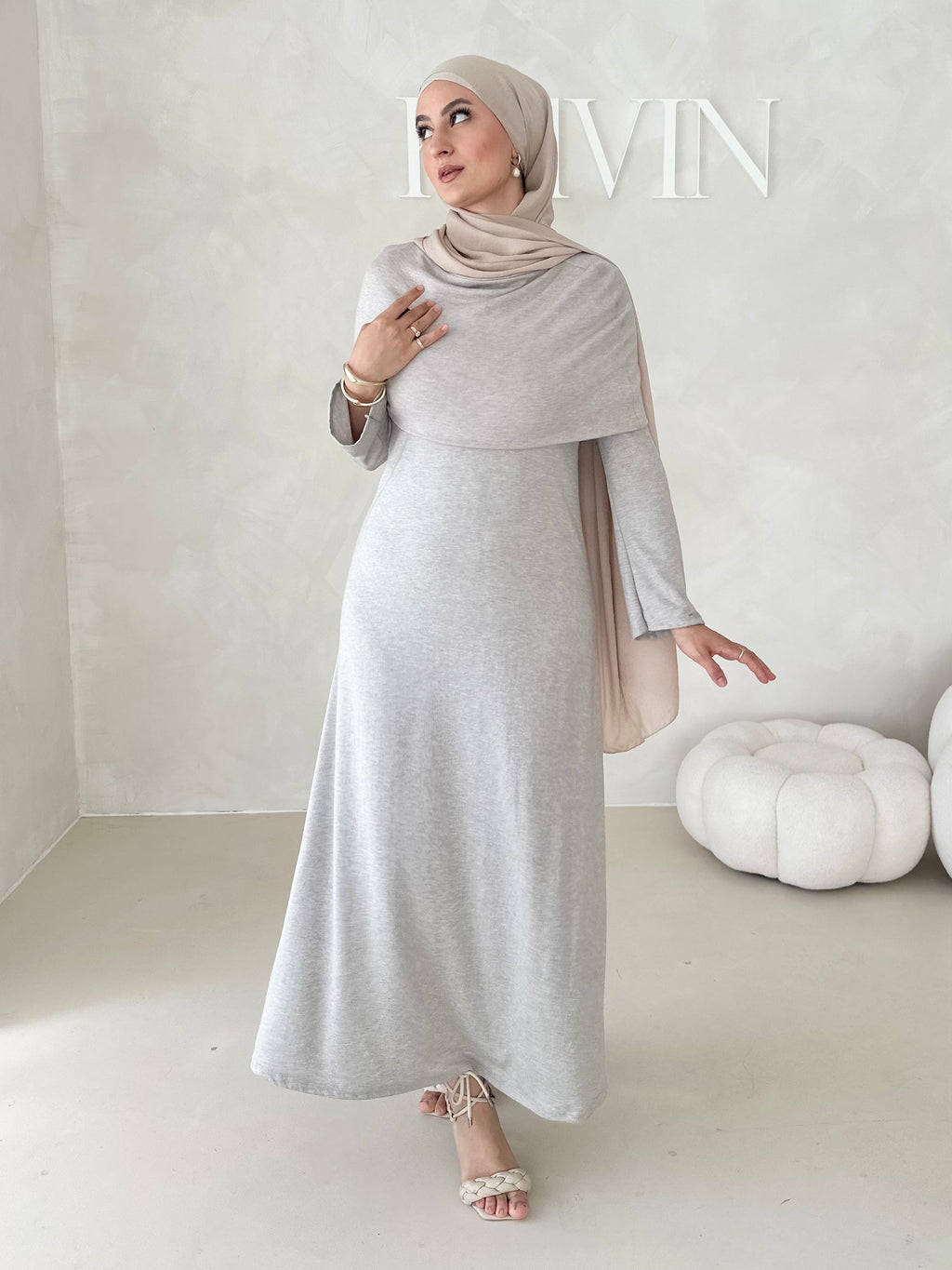 Robe avec col épaule