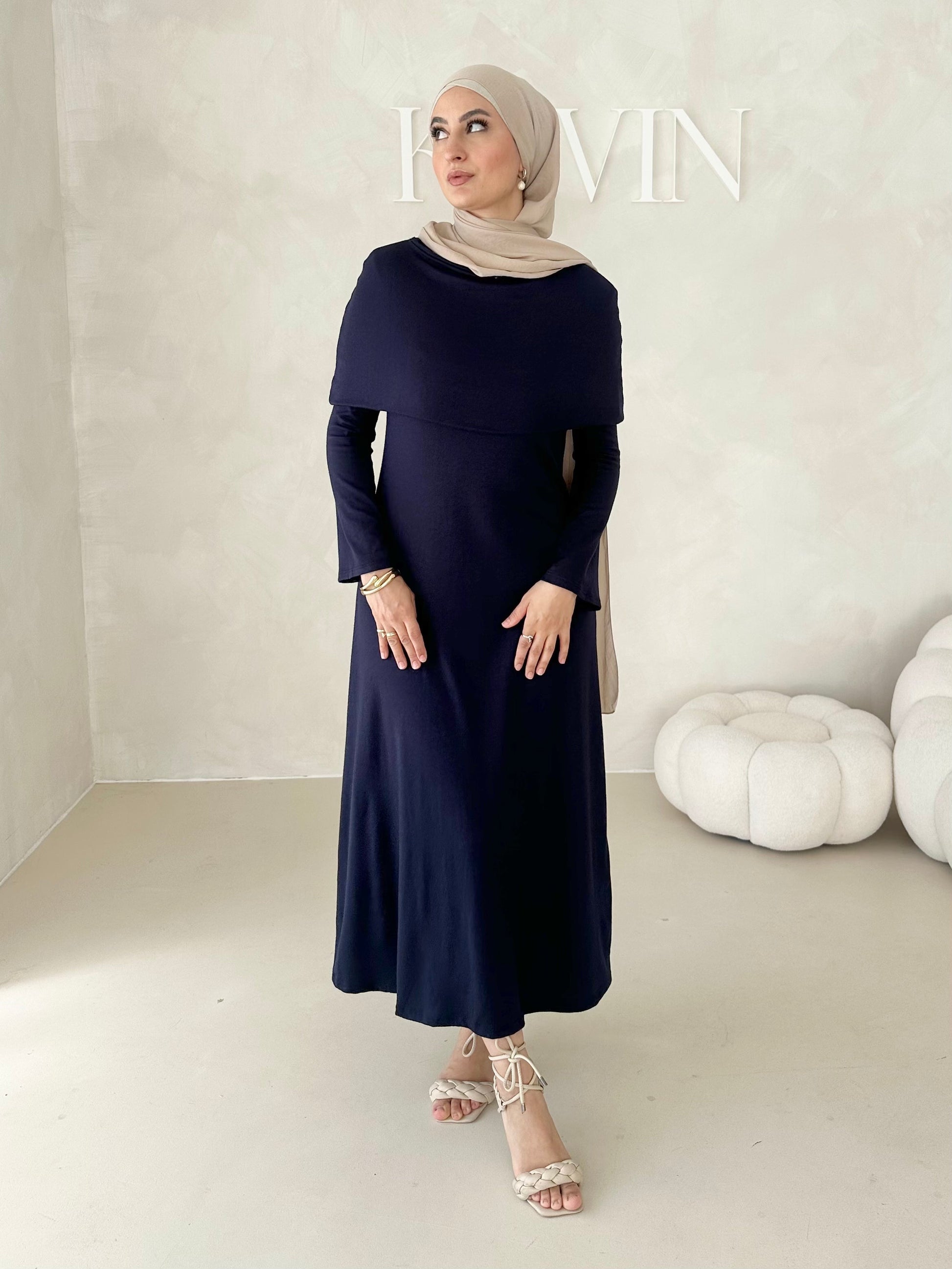 Robe avec col épaule