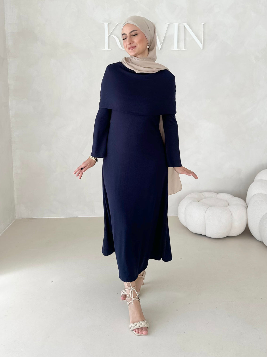 Robe avec col épaule