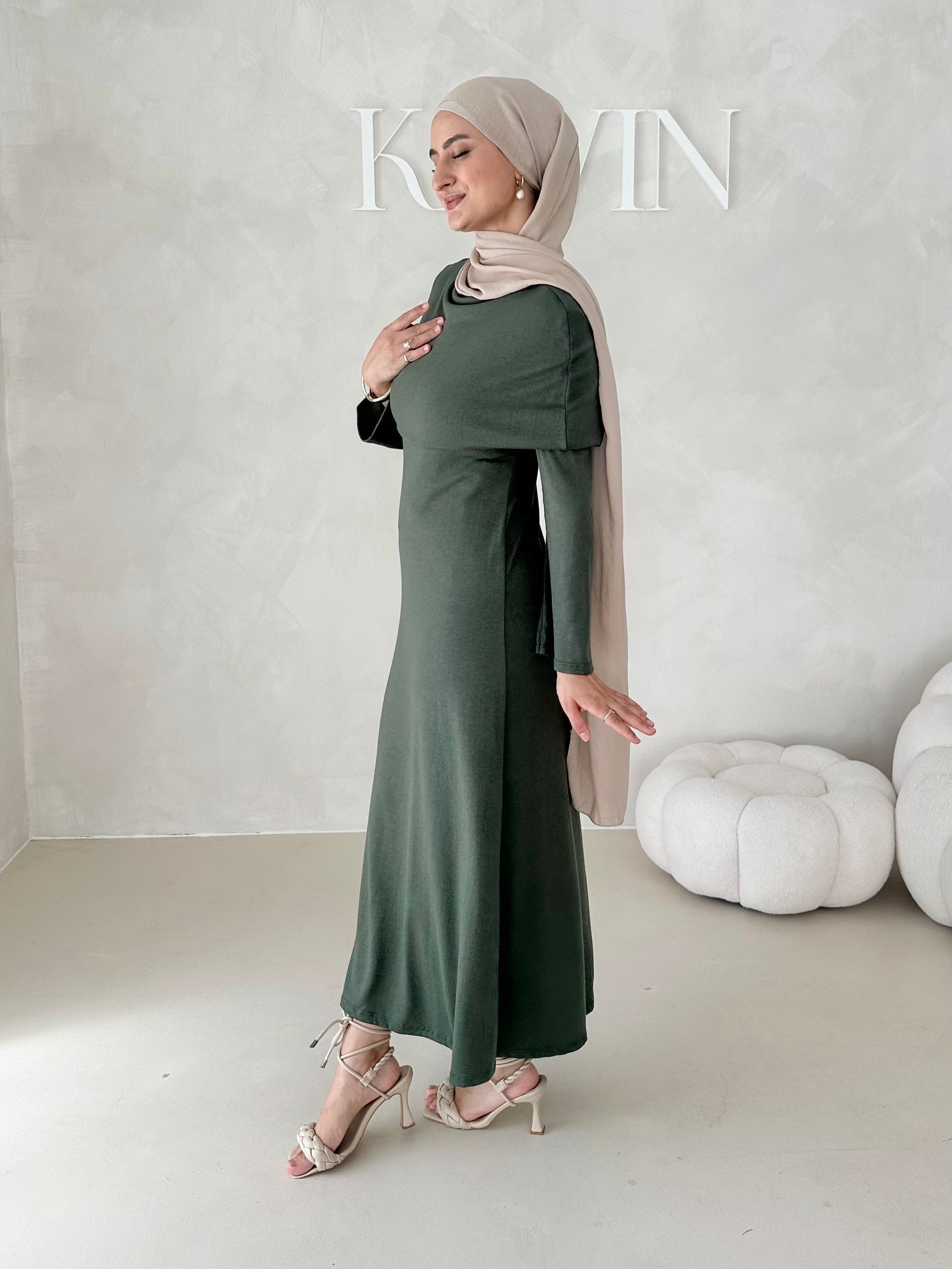 Robe avec col épaule