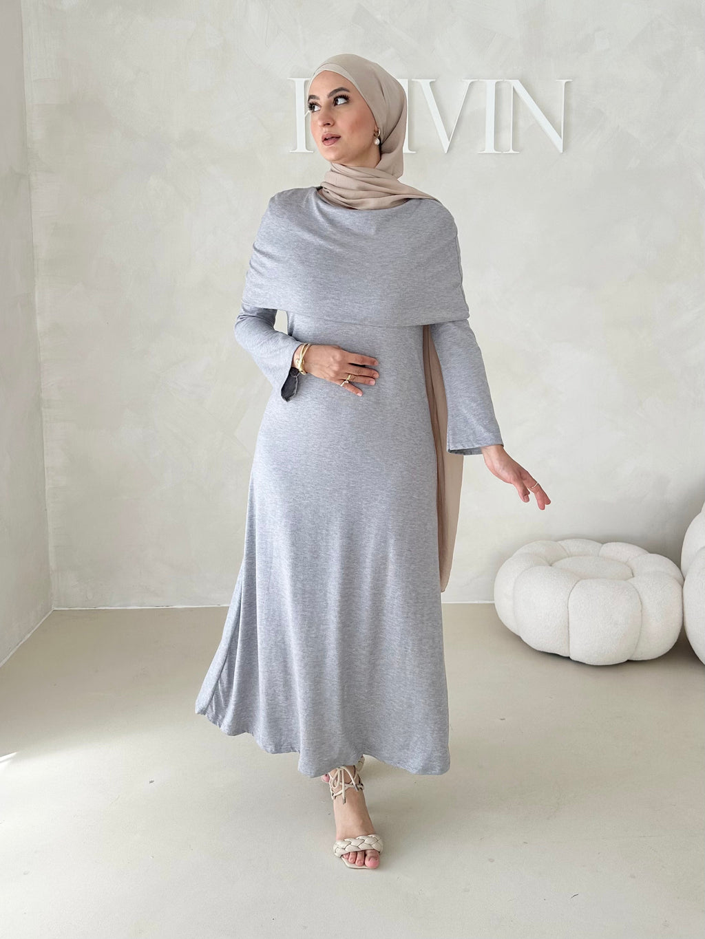 Robe avec col épaule