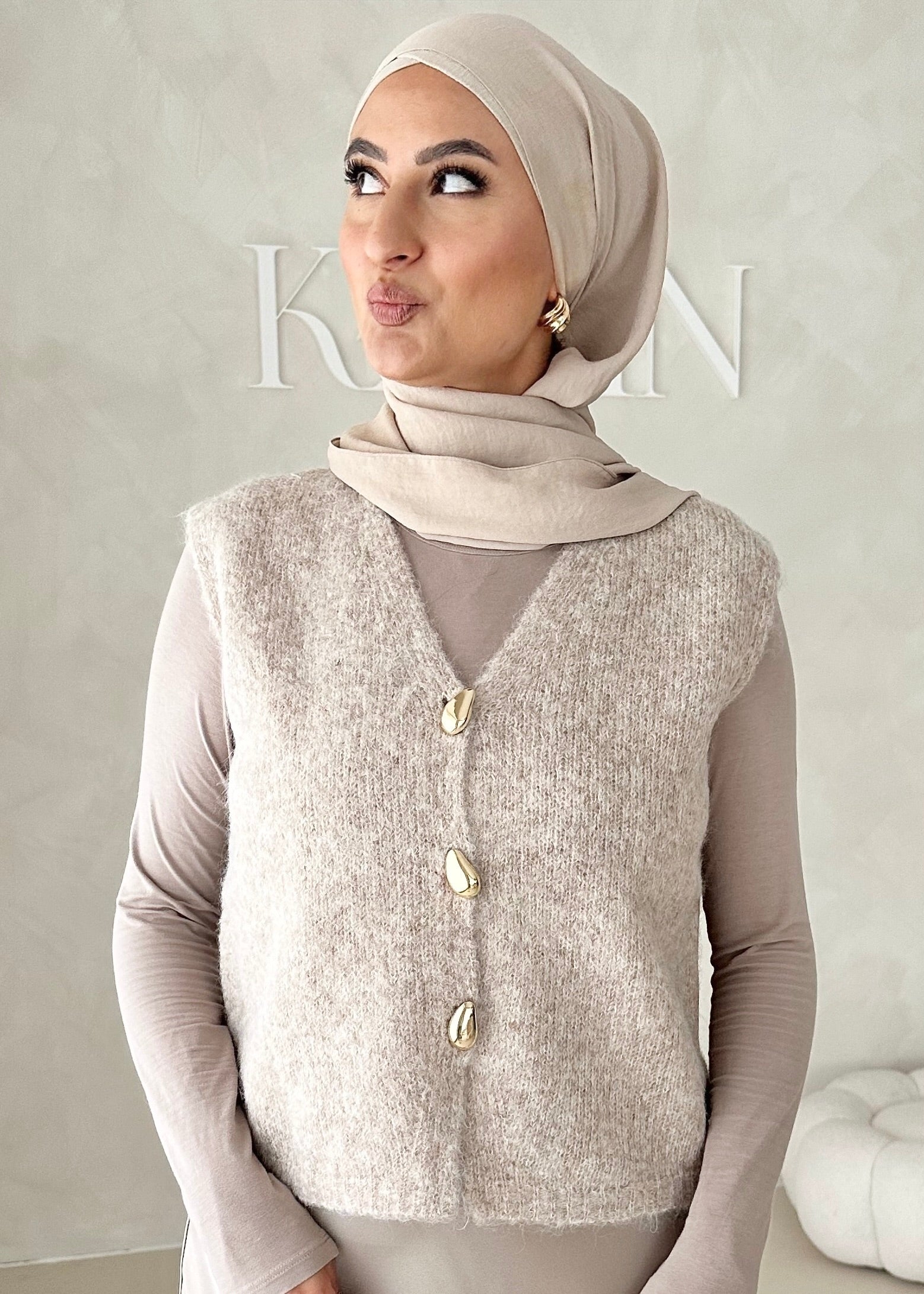 Gilet pull avec boutons lune