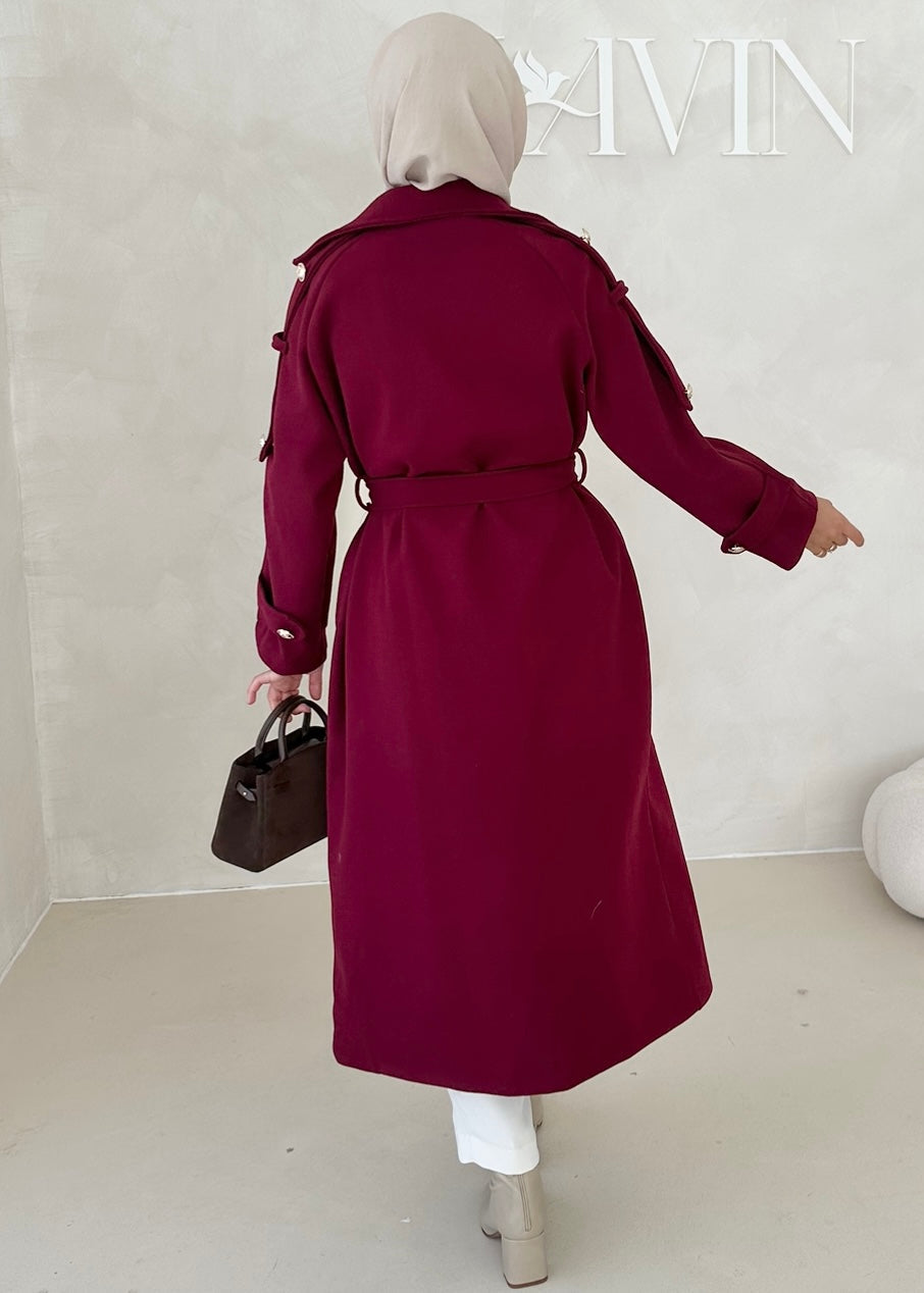 Manteau avec boutons dorés