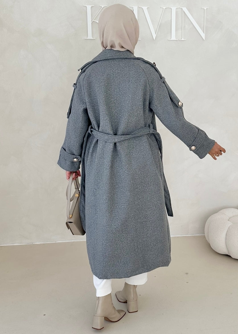 Manteau avec boutons dorés