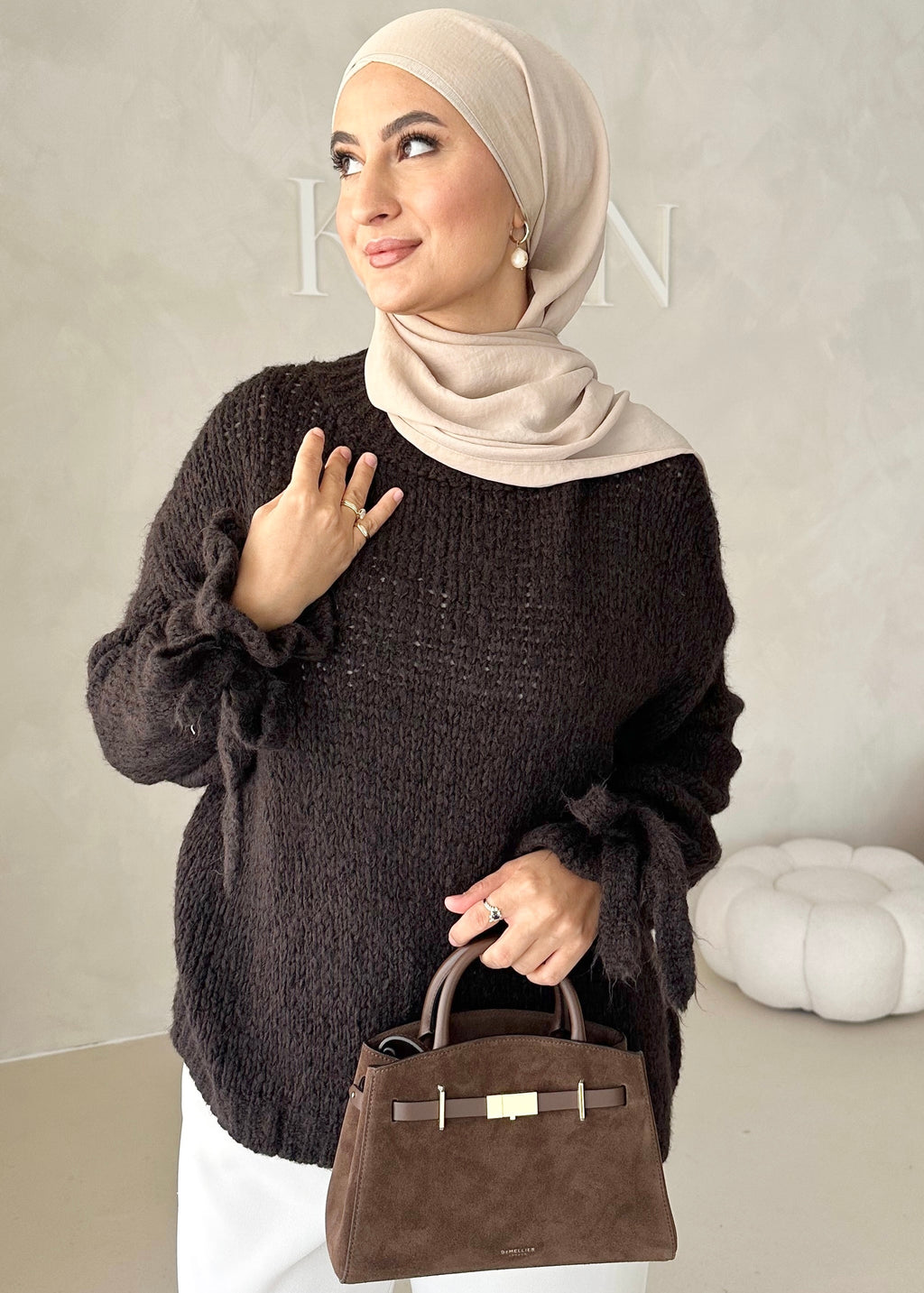 Pull avec détail en dentelle