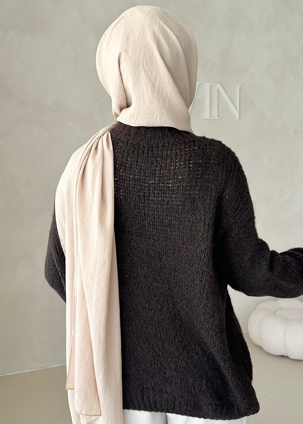 Pull avec détail en dentelle