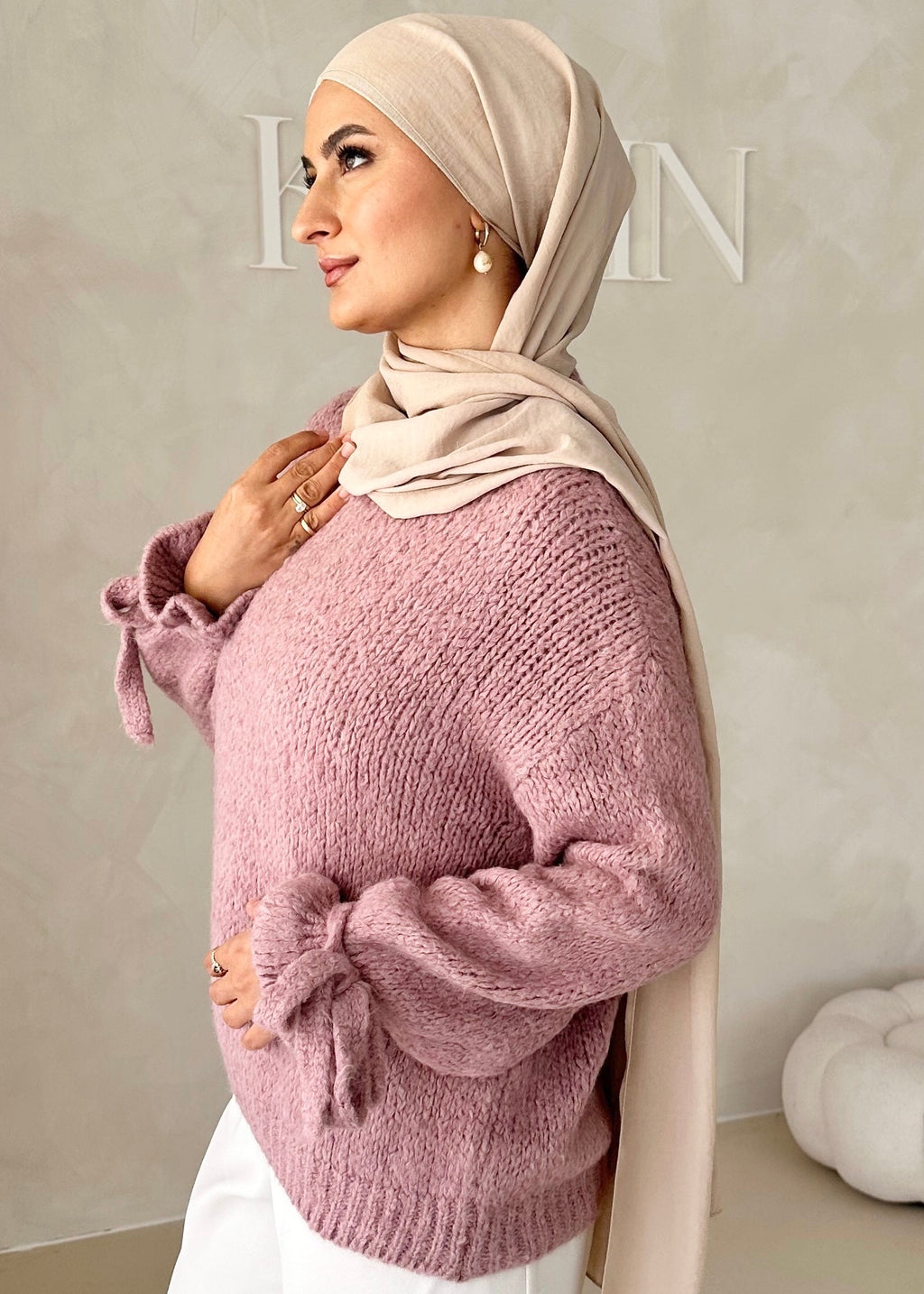 Pull avec détail en dentelle