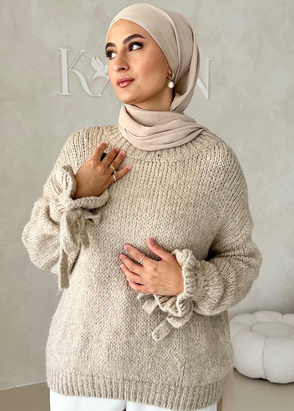 Pull avec détail en dentelle