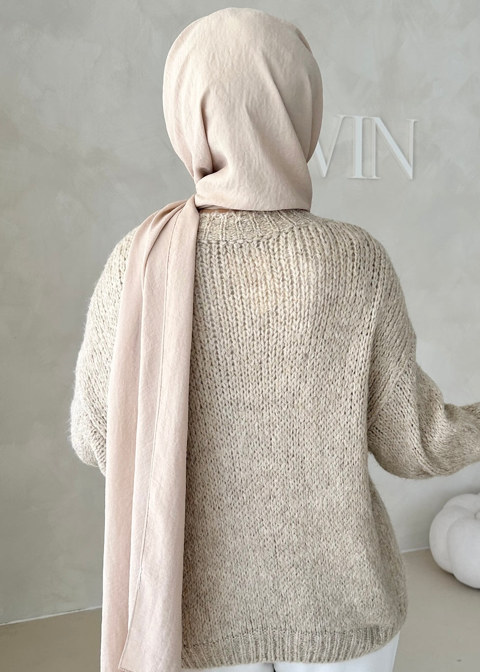 Pull avec détail en dentelle