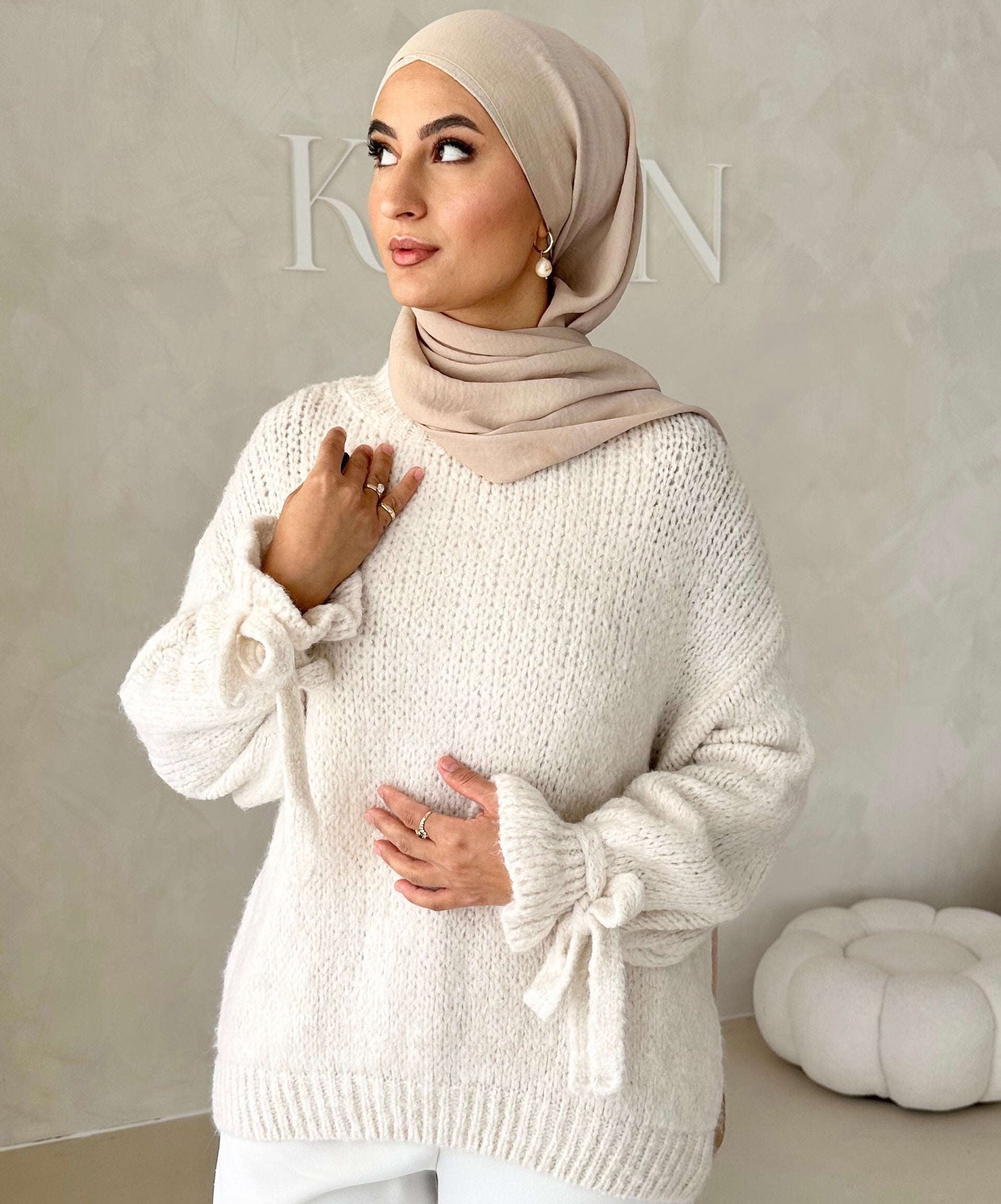 Pull avec détail en dentelle