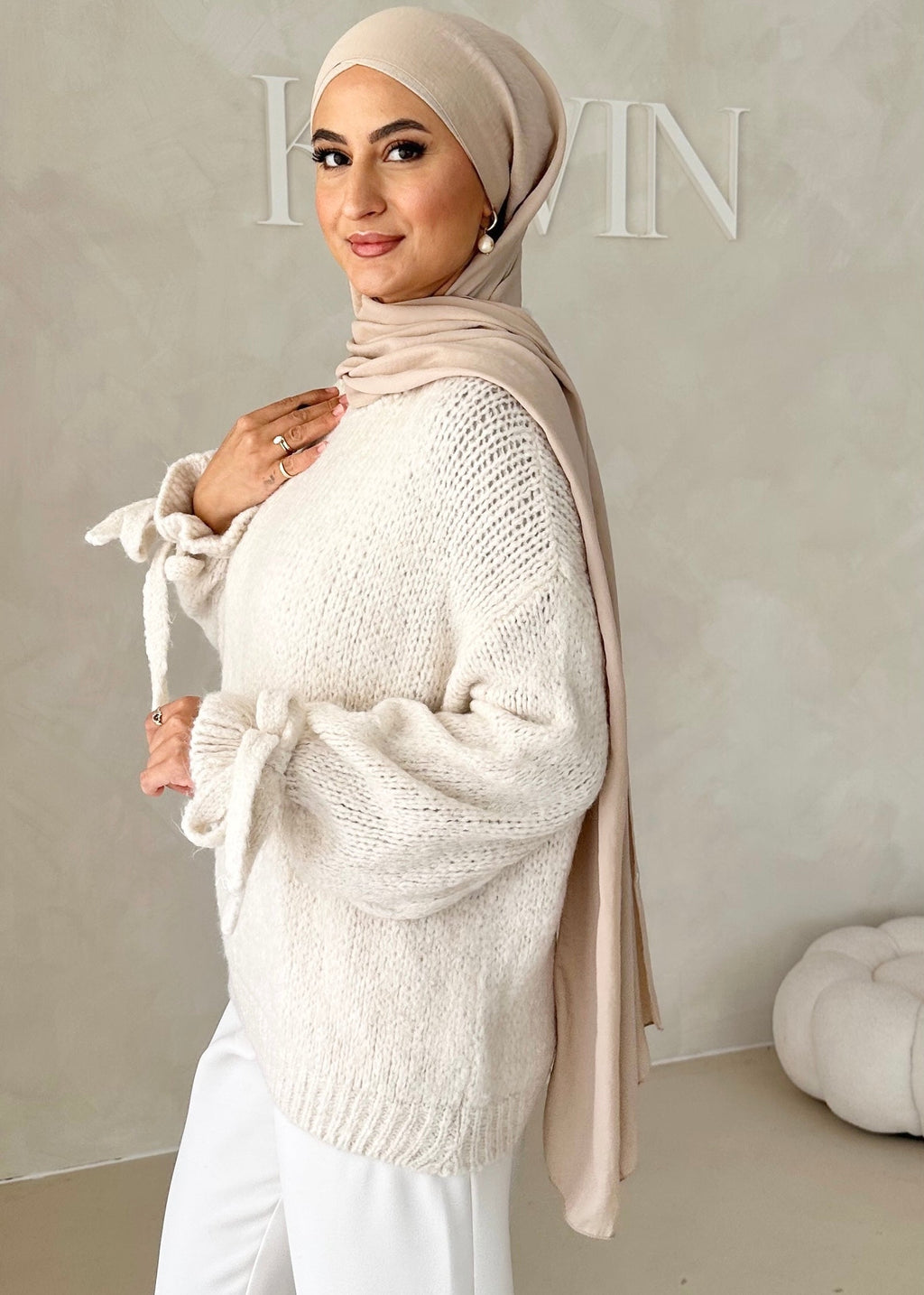 Pull avec détail en dentelle