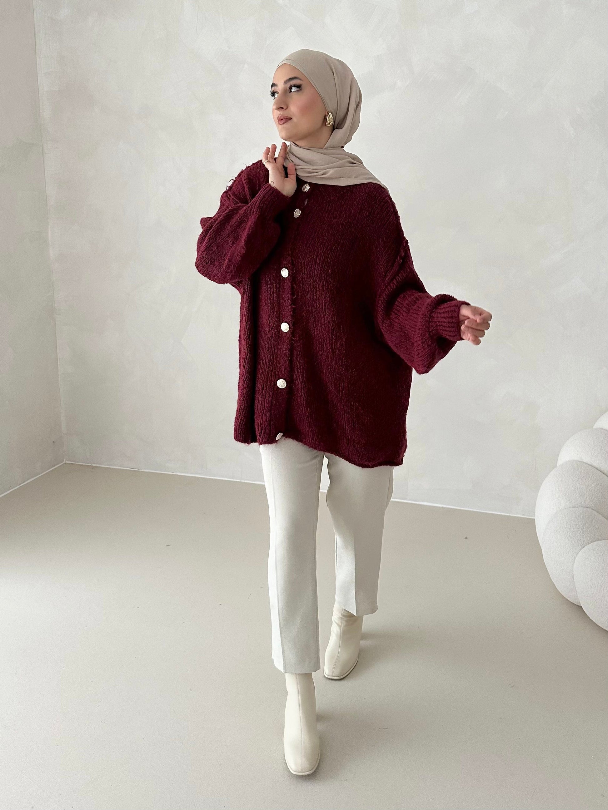 Cardigan cloche