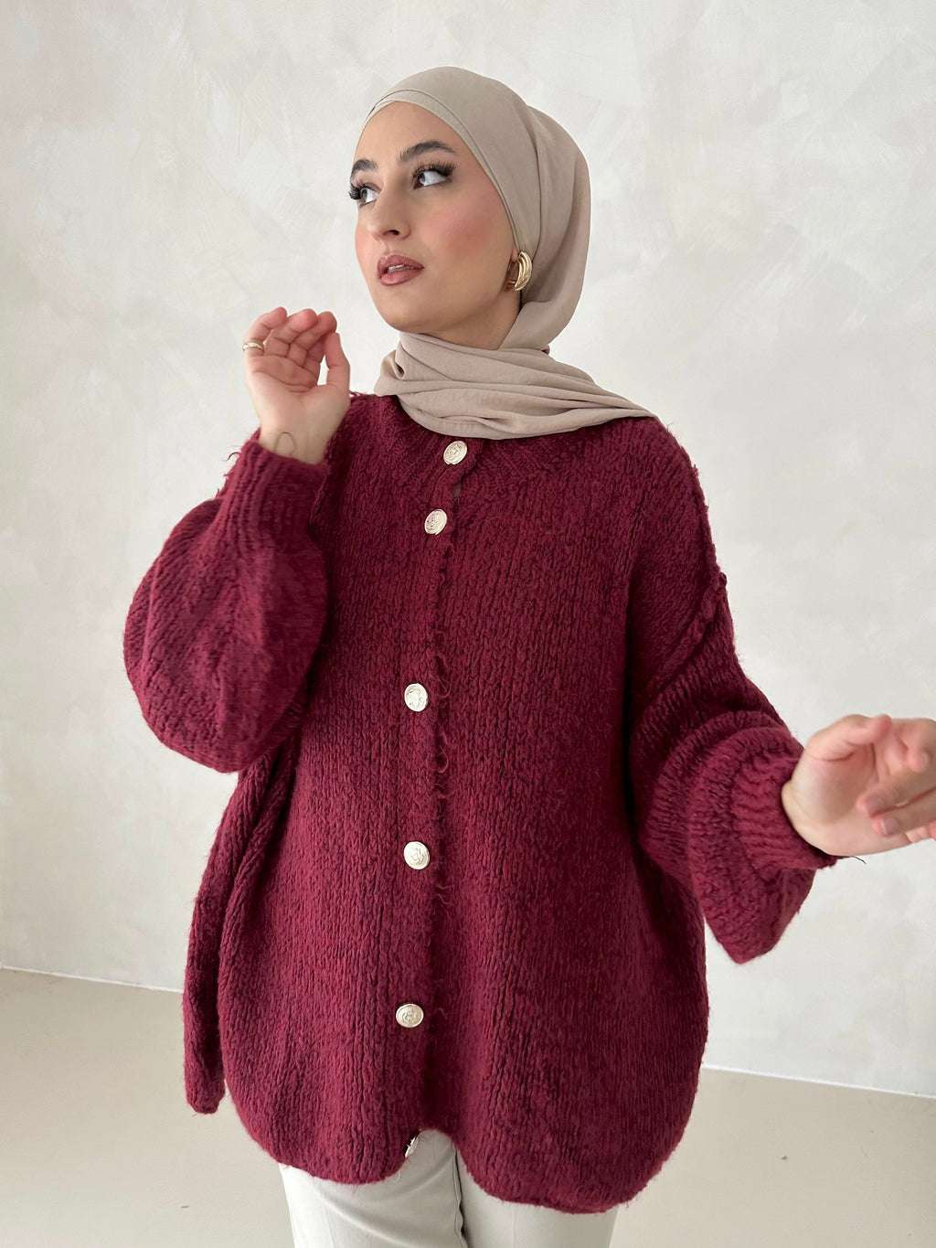 Cardigan cloche