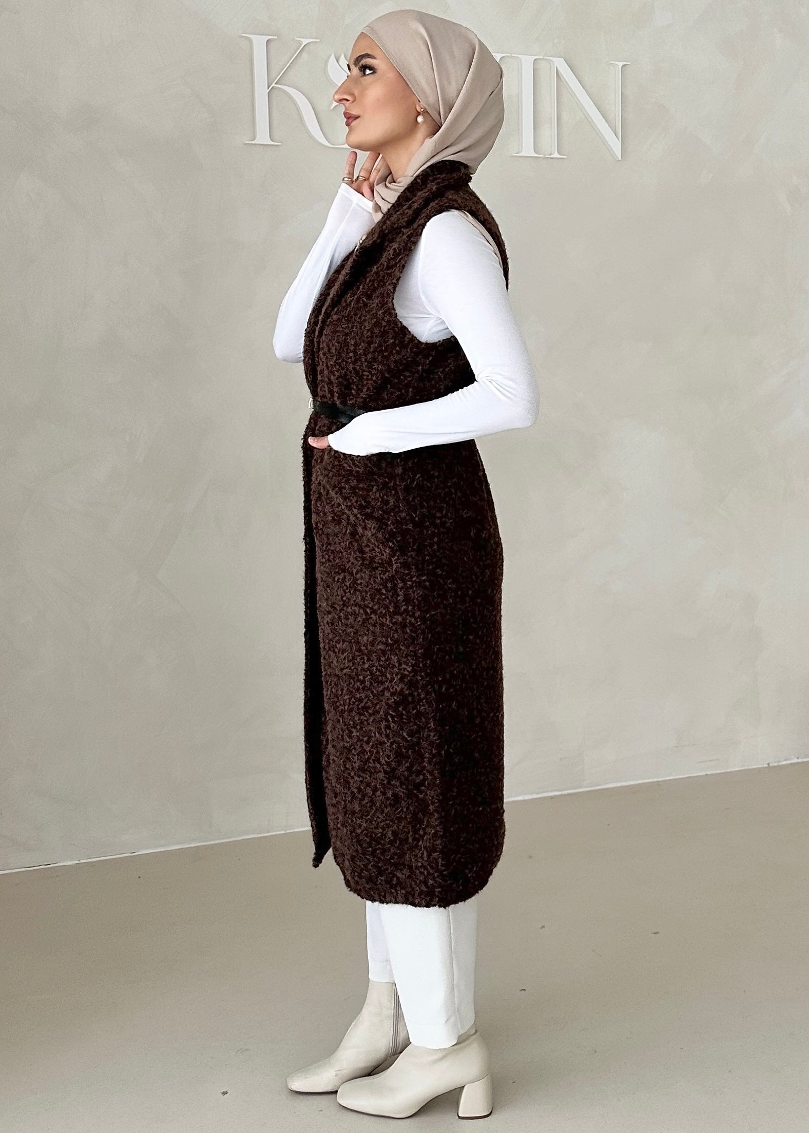 Gilet sans manches avec ceinture