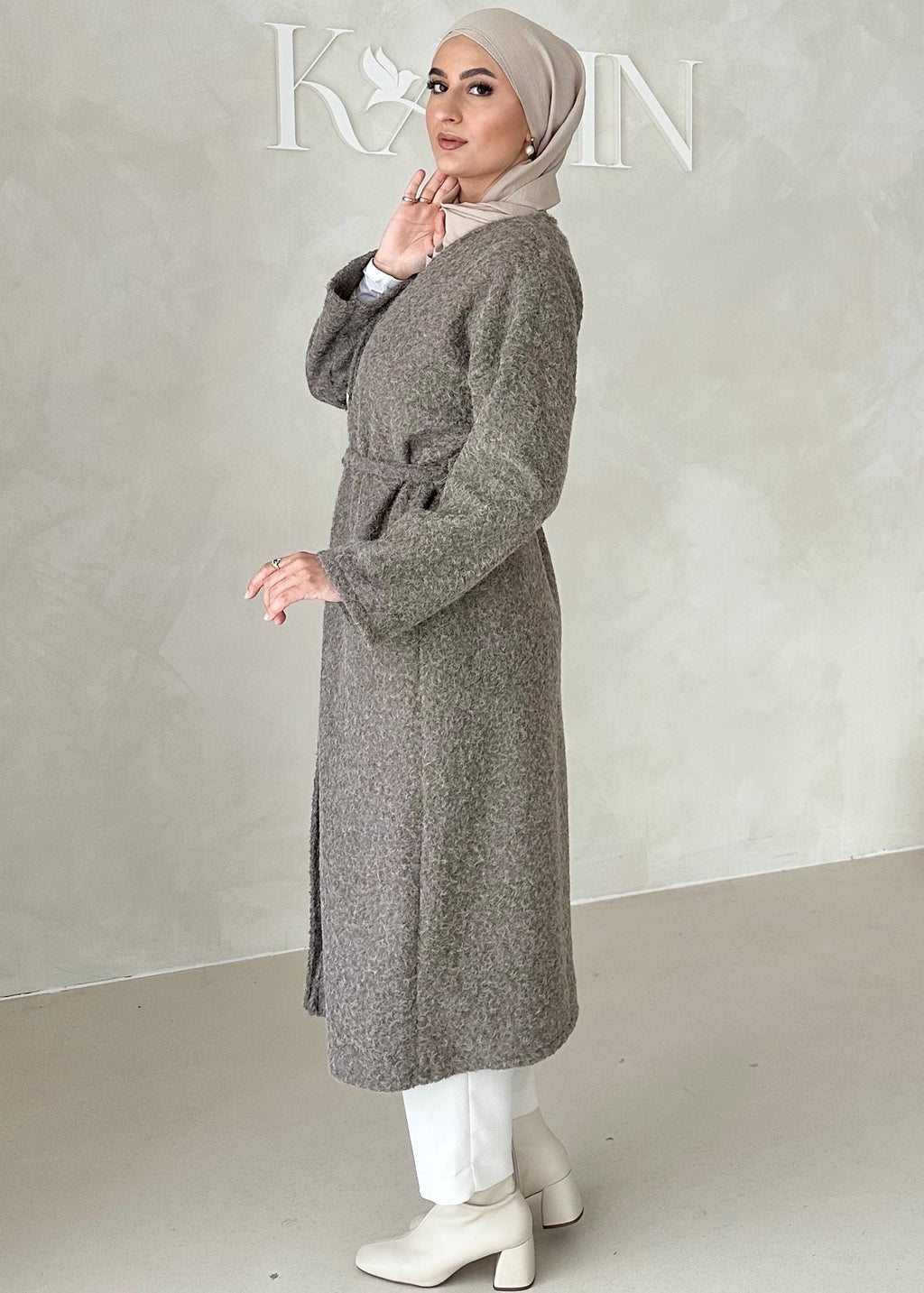 Manteau avec ceinture à nouer