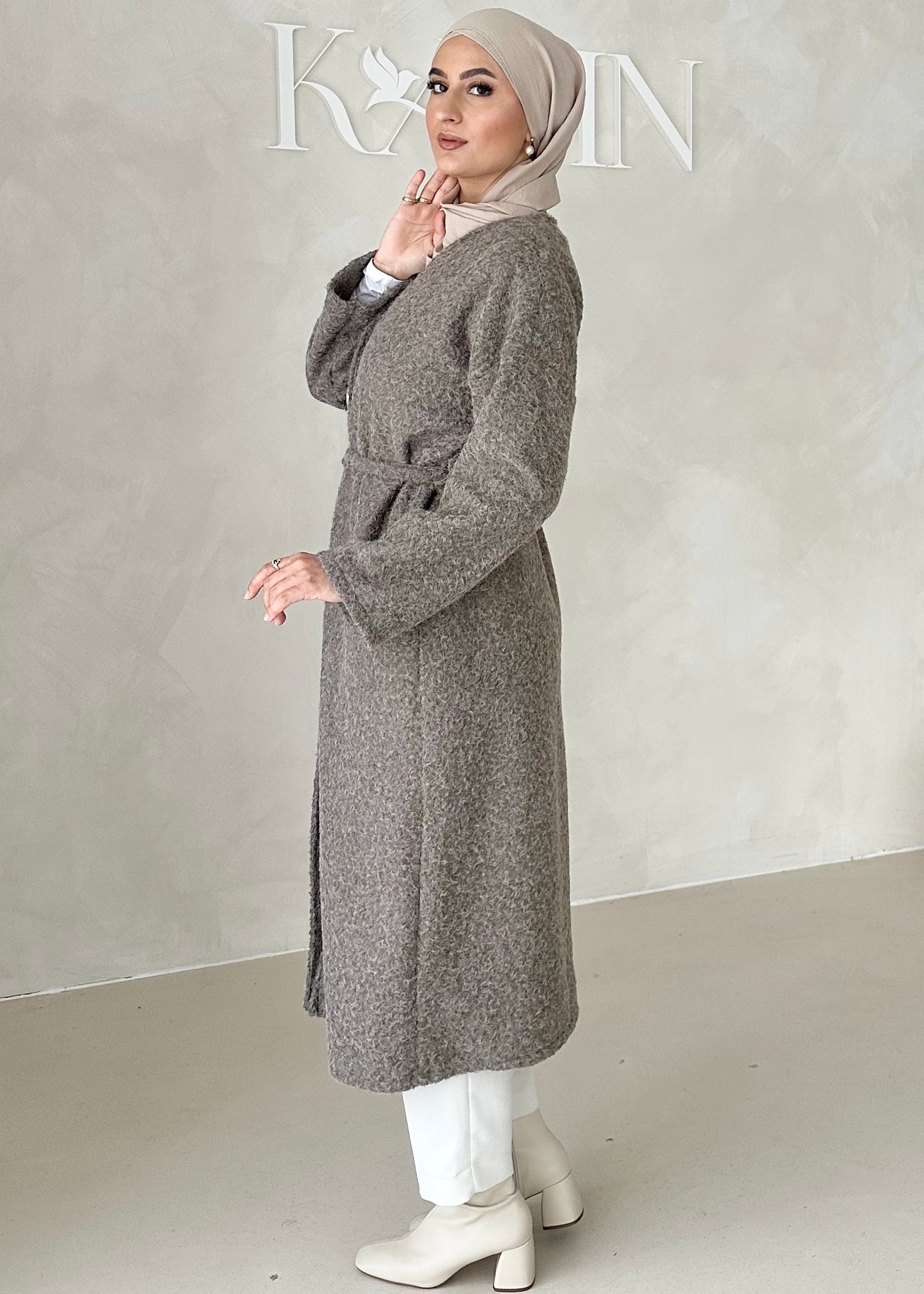 Manteau avec ceinture à nouer