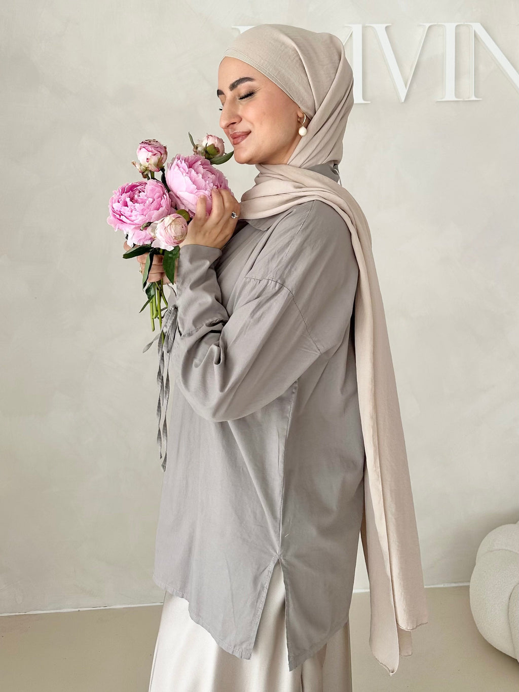 Blouse basique avec détail laçage