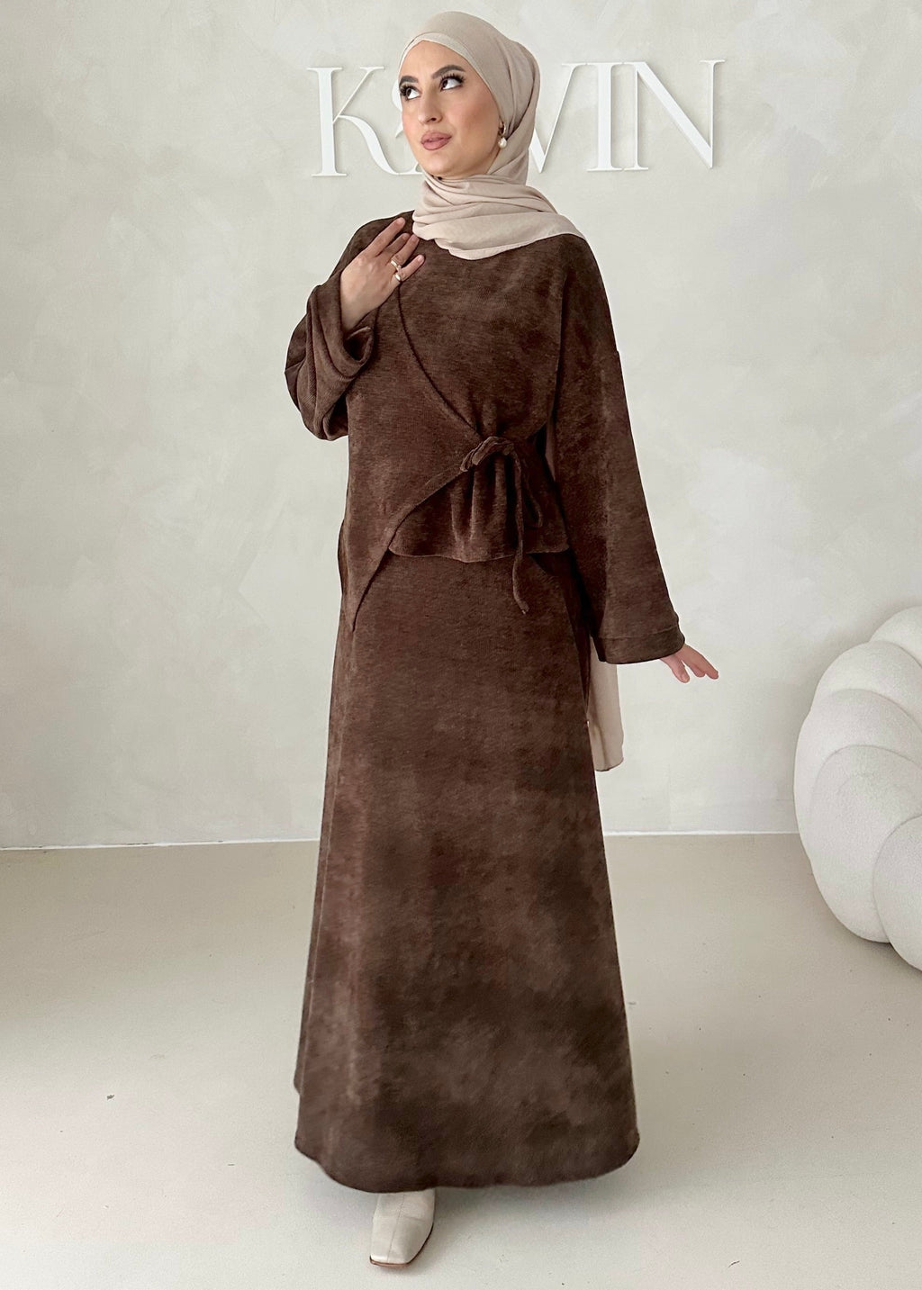 Costume deux pièces en velours côtelé à lacets