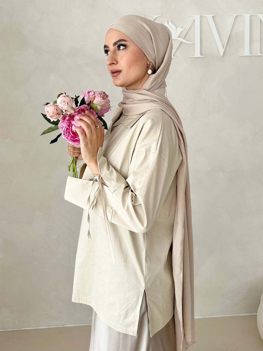 Blouse basique avec détail laçage