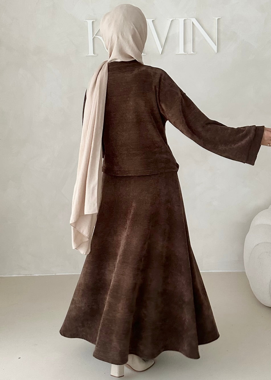 Costume deux pièces en velours côtelé à lacets