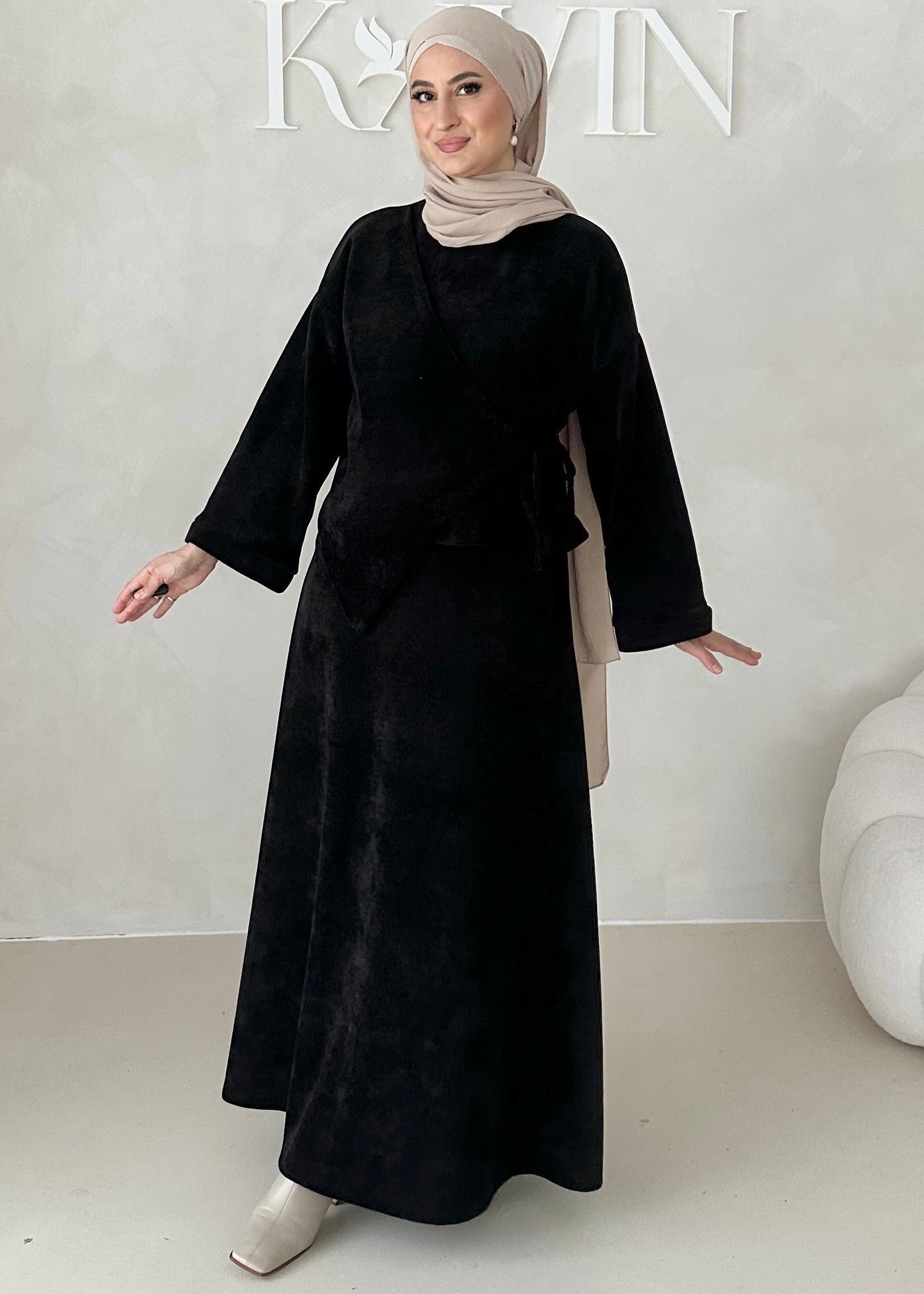 Costume deux pièces en velours côtelé à lacets