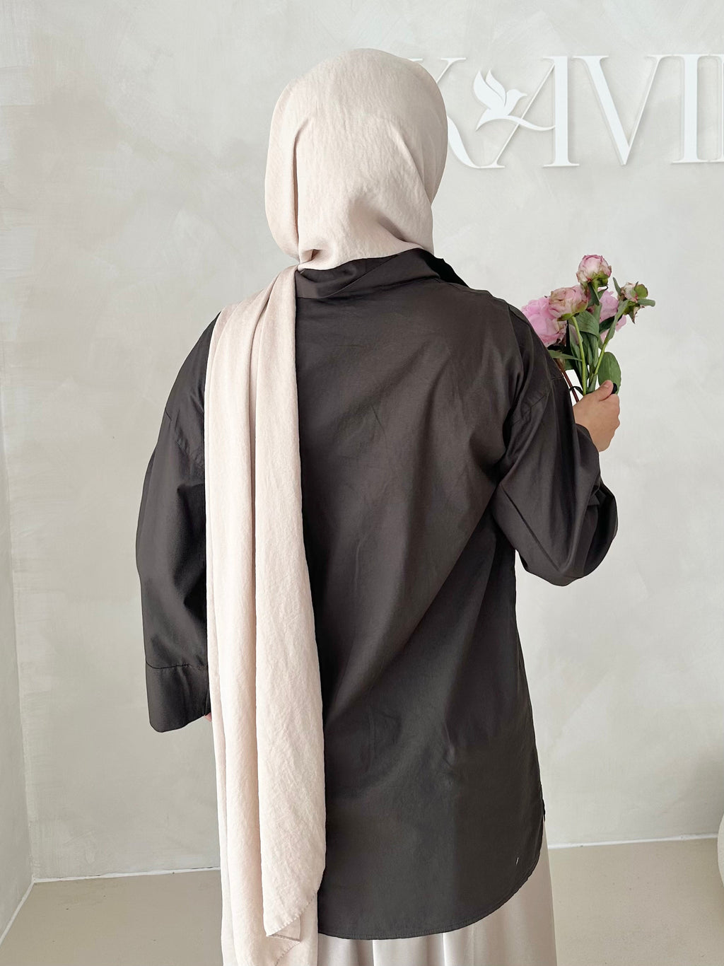 Blouse basique avec détail laçage