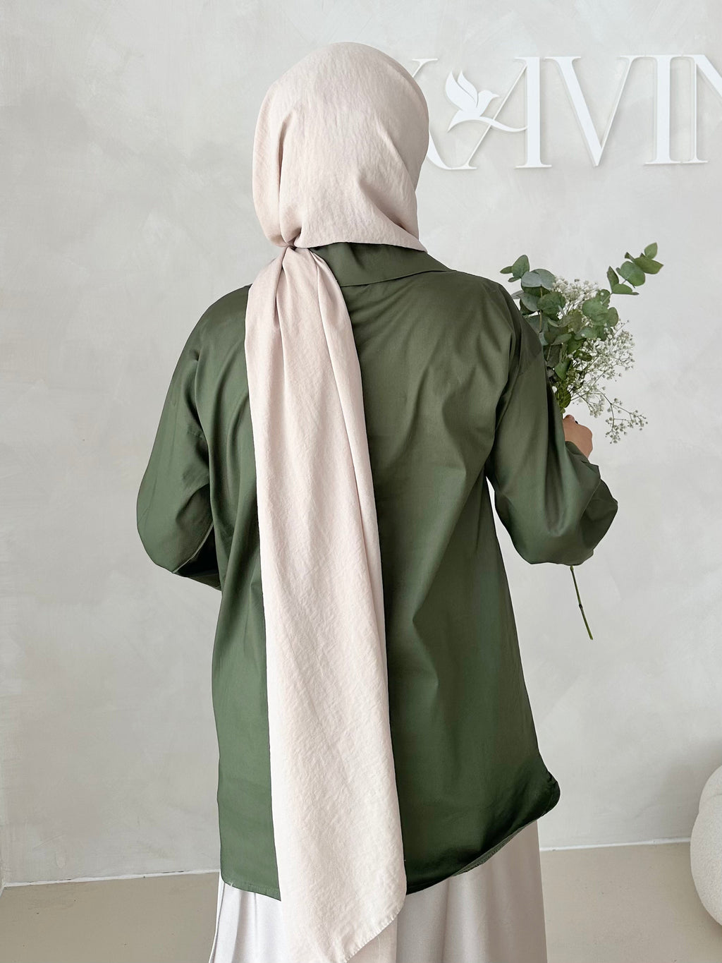 Blouse basique avec détail laçage