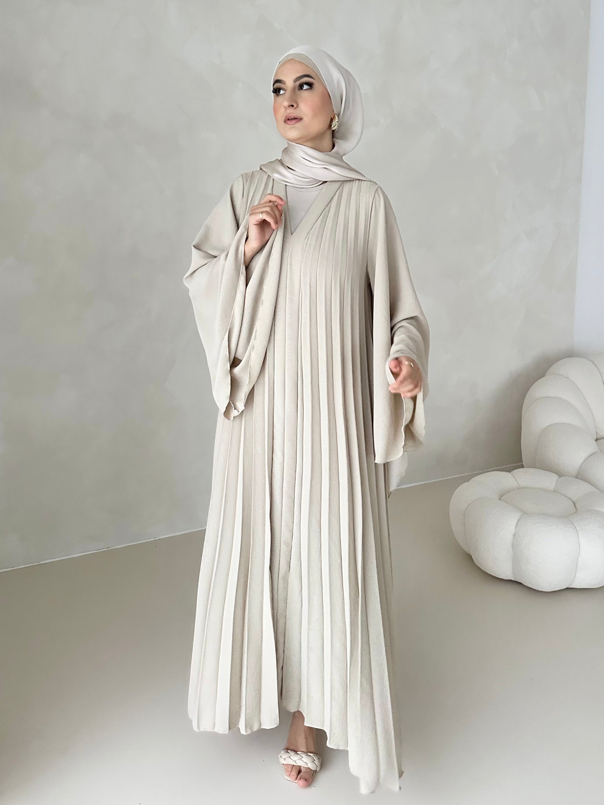 DEUX Abayas