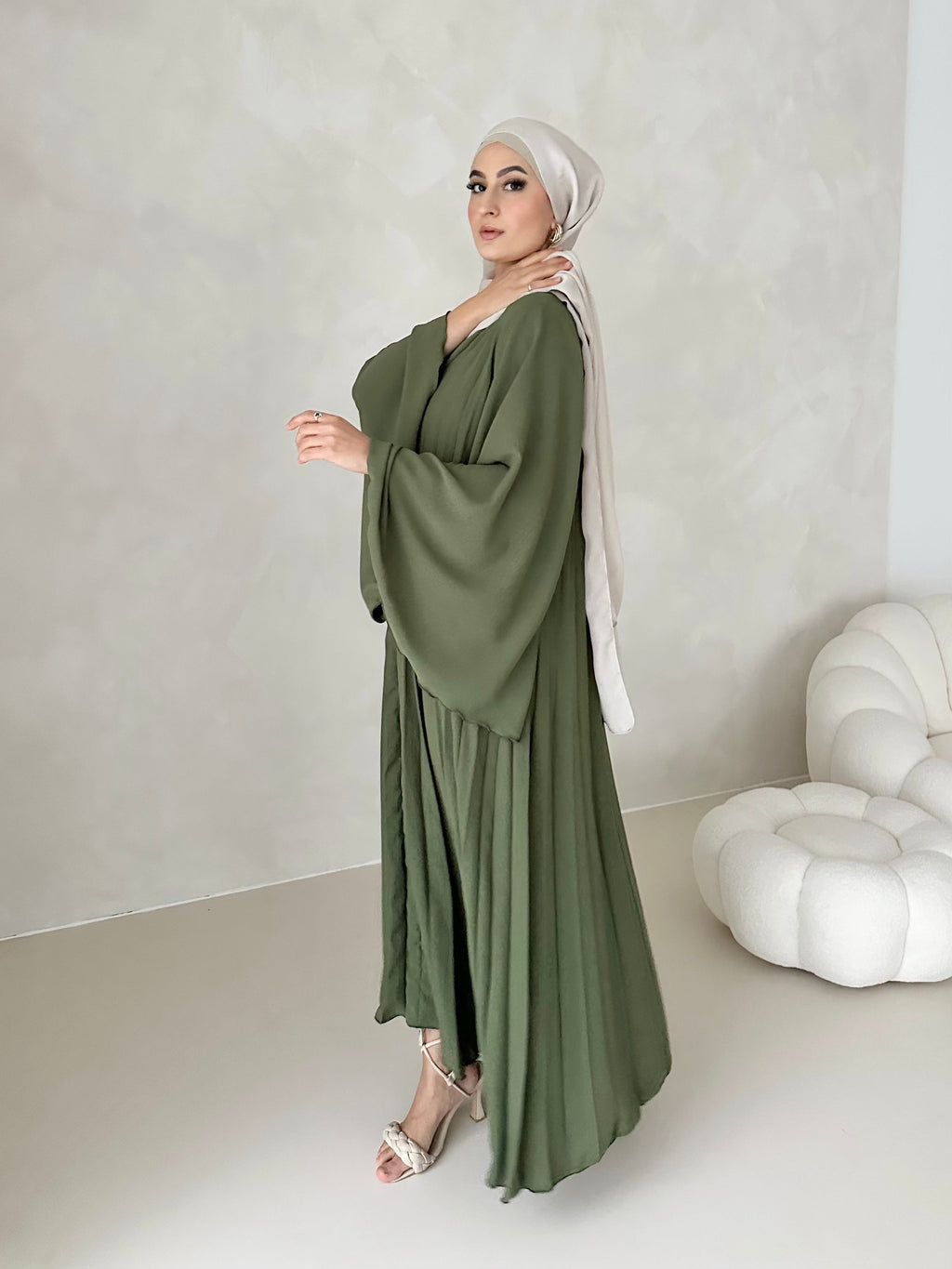 DEUX Abayas