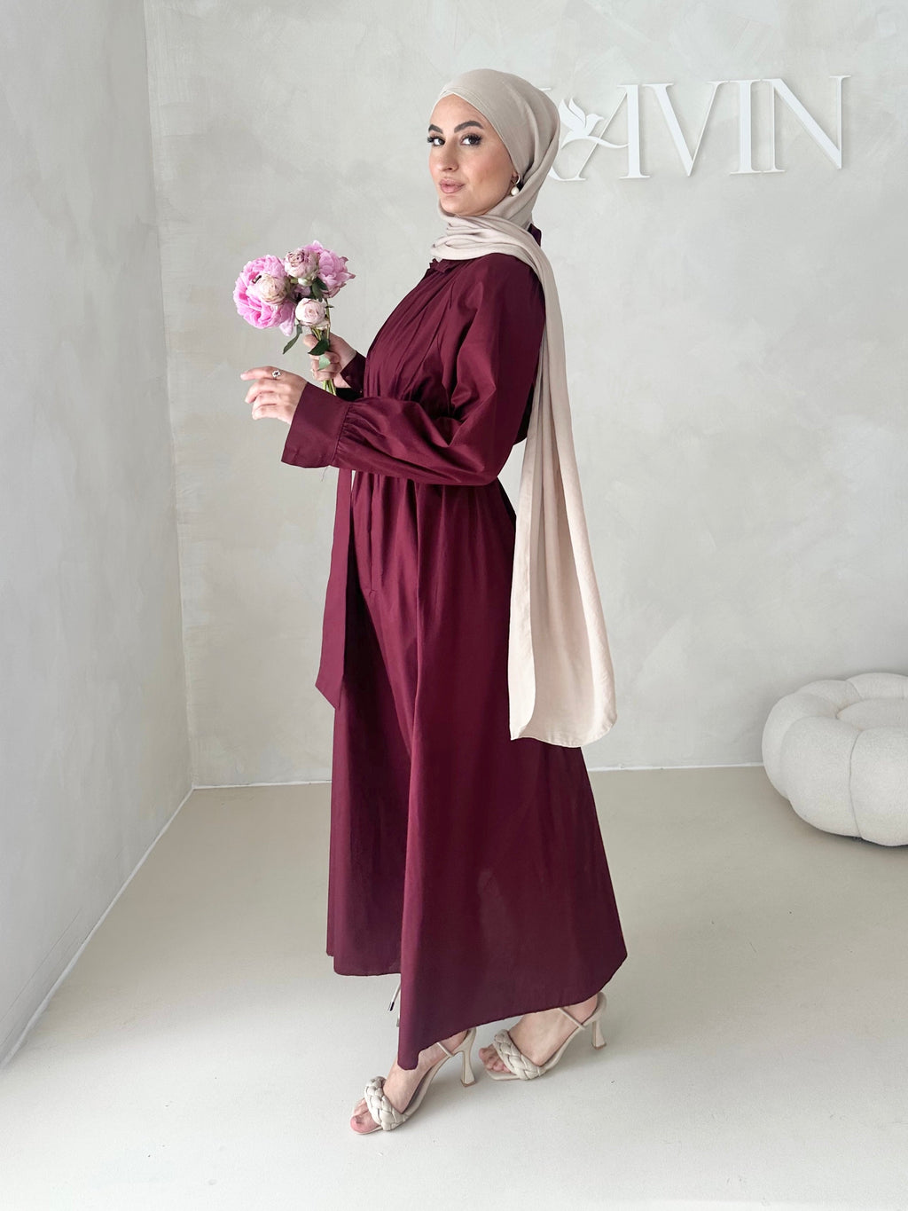 Robe avec ceinture et patte de boutonnage