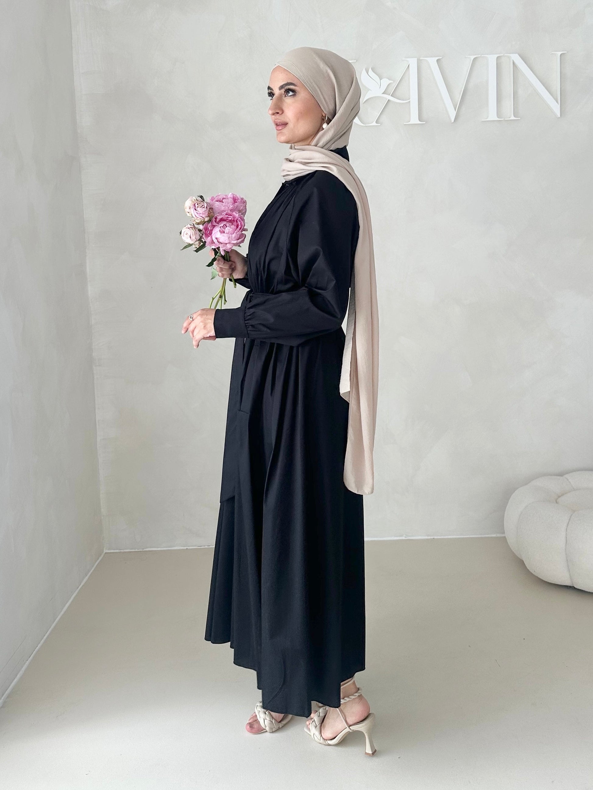 Robe avec ceinture et patte de boutonnage