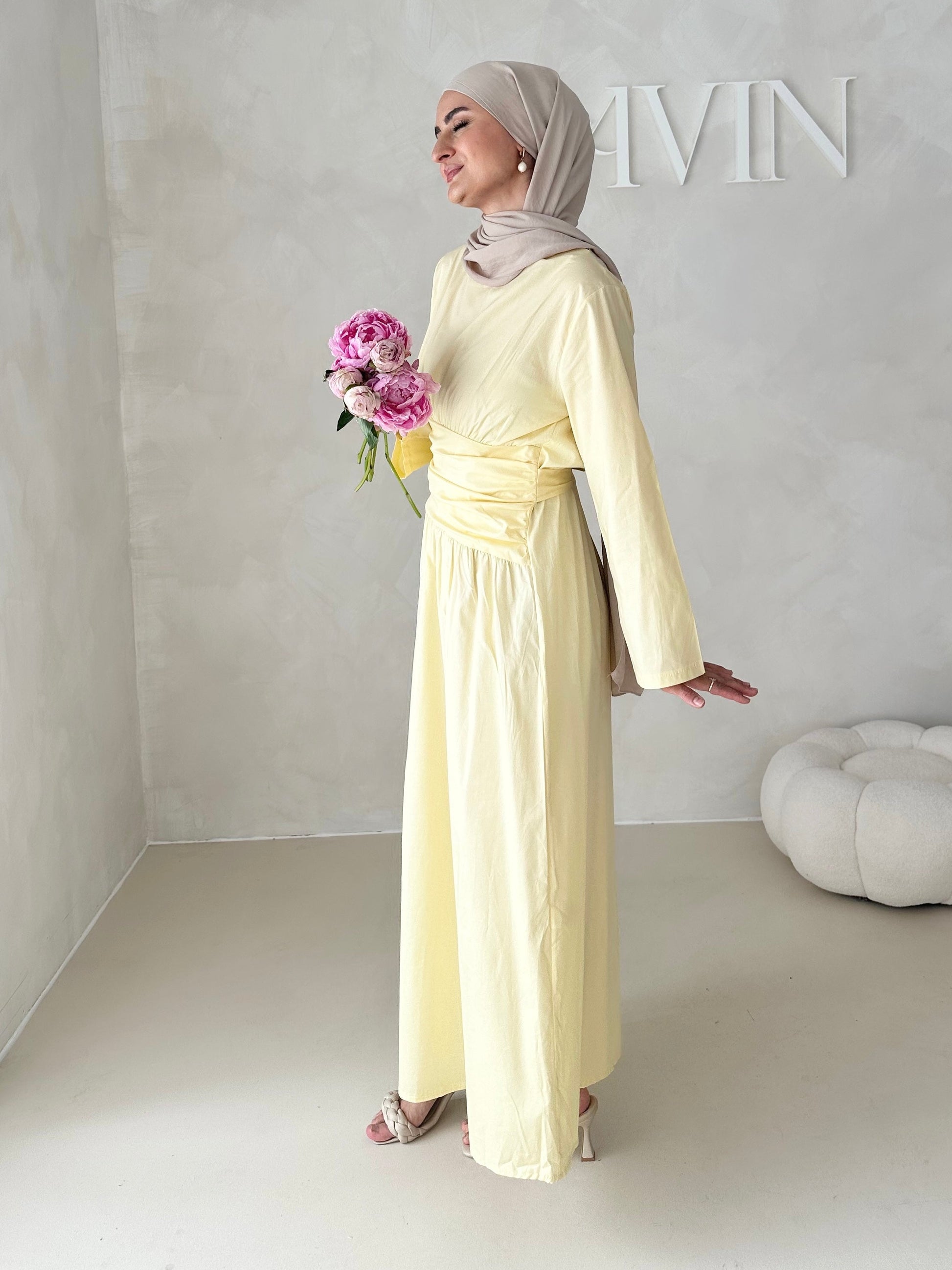 Robe avec taille froncée